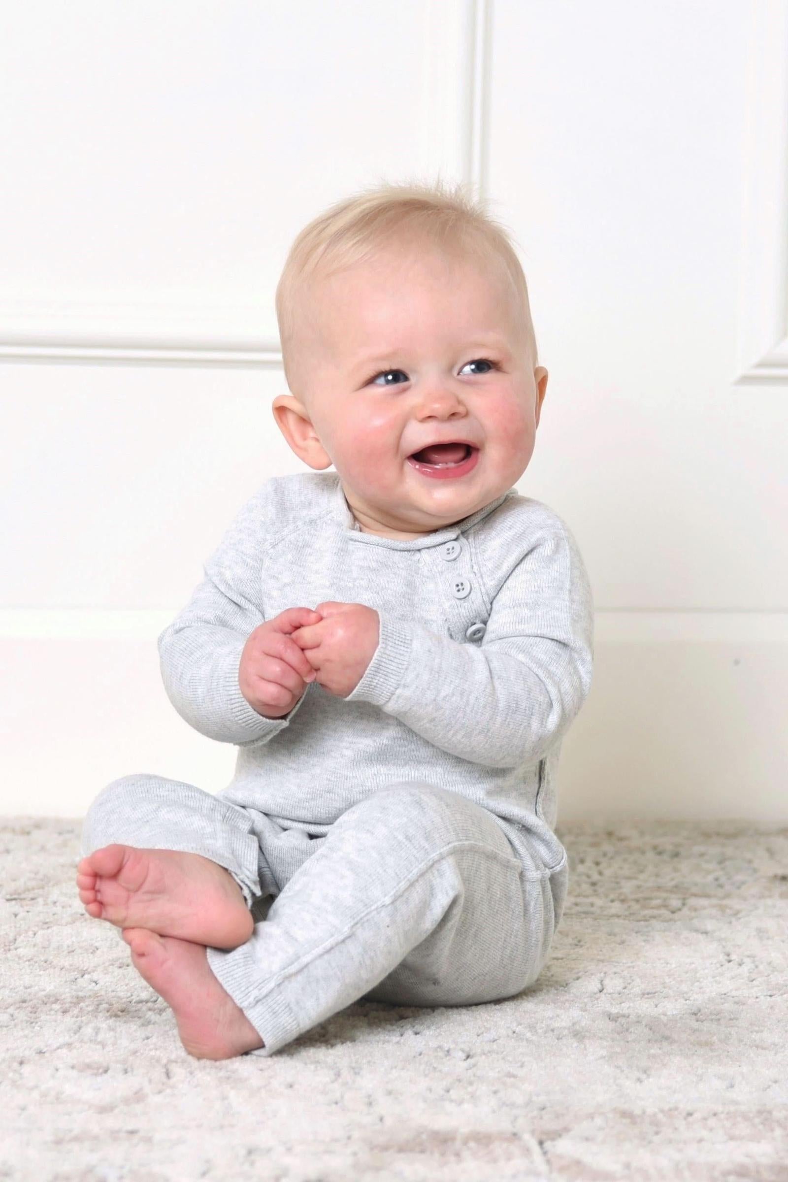 Organic Cotton Raglan Sweater Romper & Jacquard Blanket Gift Set for Babies, Gray