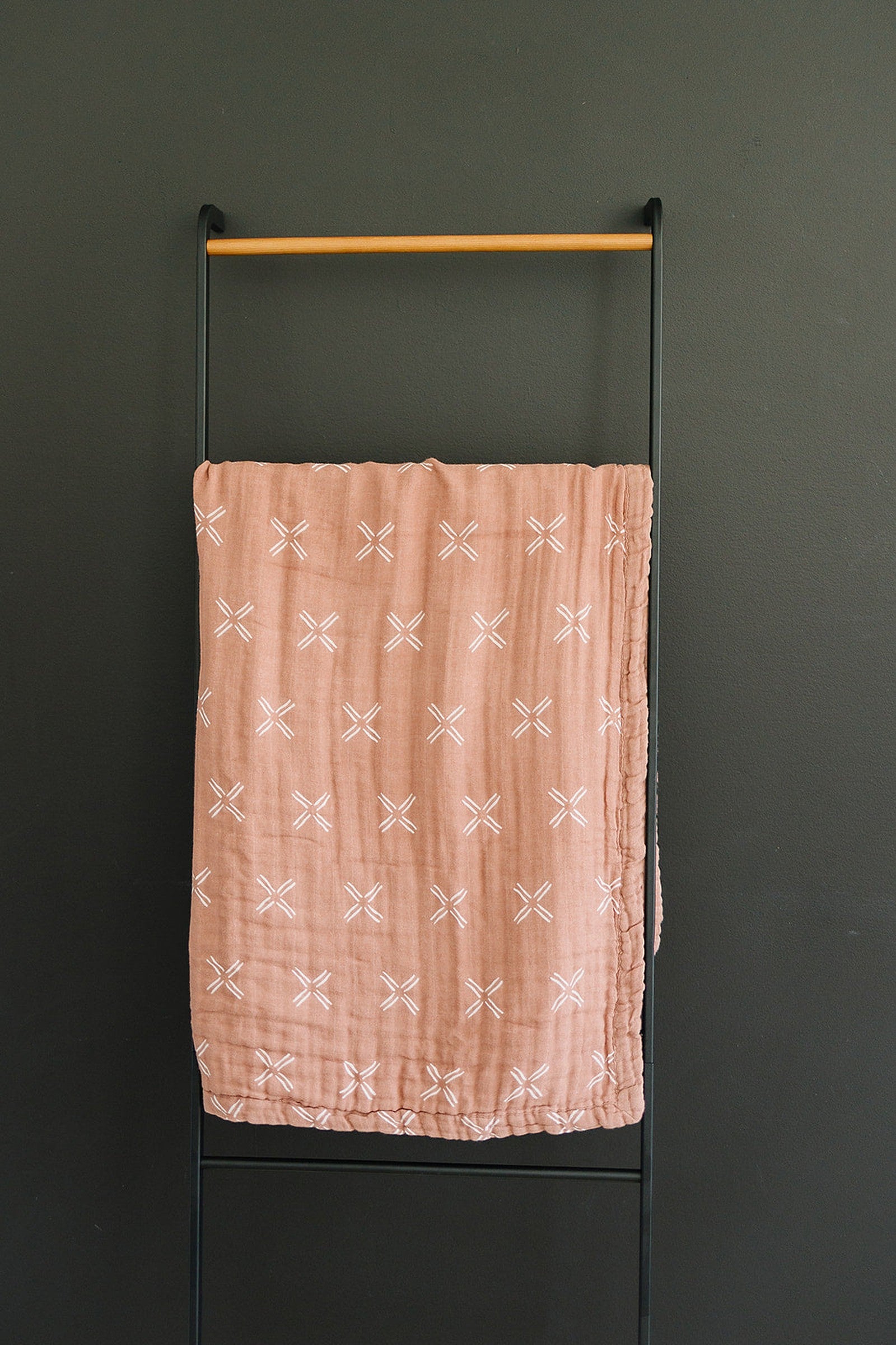 Just Peachy Lightweight Muslin Crib Quilt, 100% Cotton, Baby Essentials