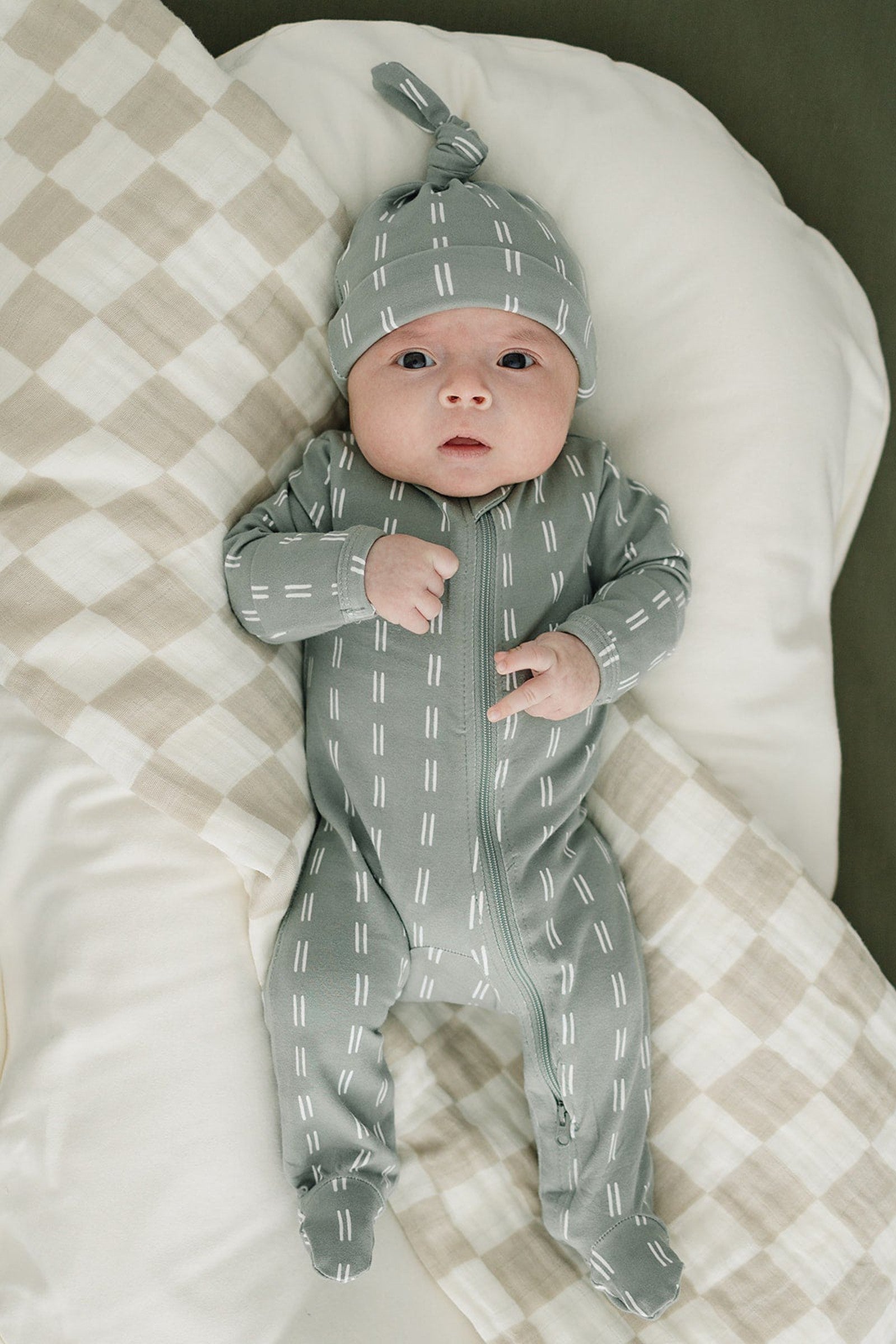 Taupe Checkered Lightweight Muslin Crib Quilt, 100% Cotton, Baby Essentials