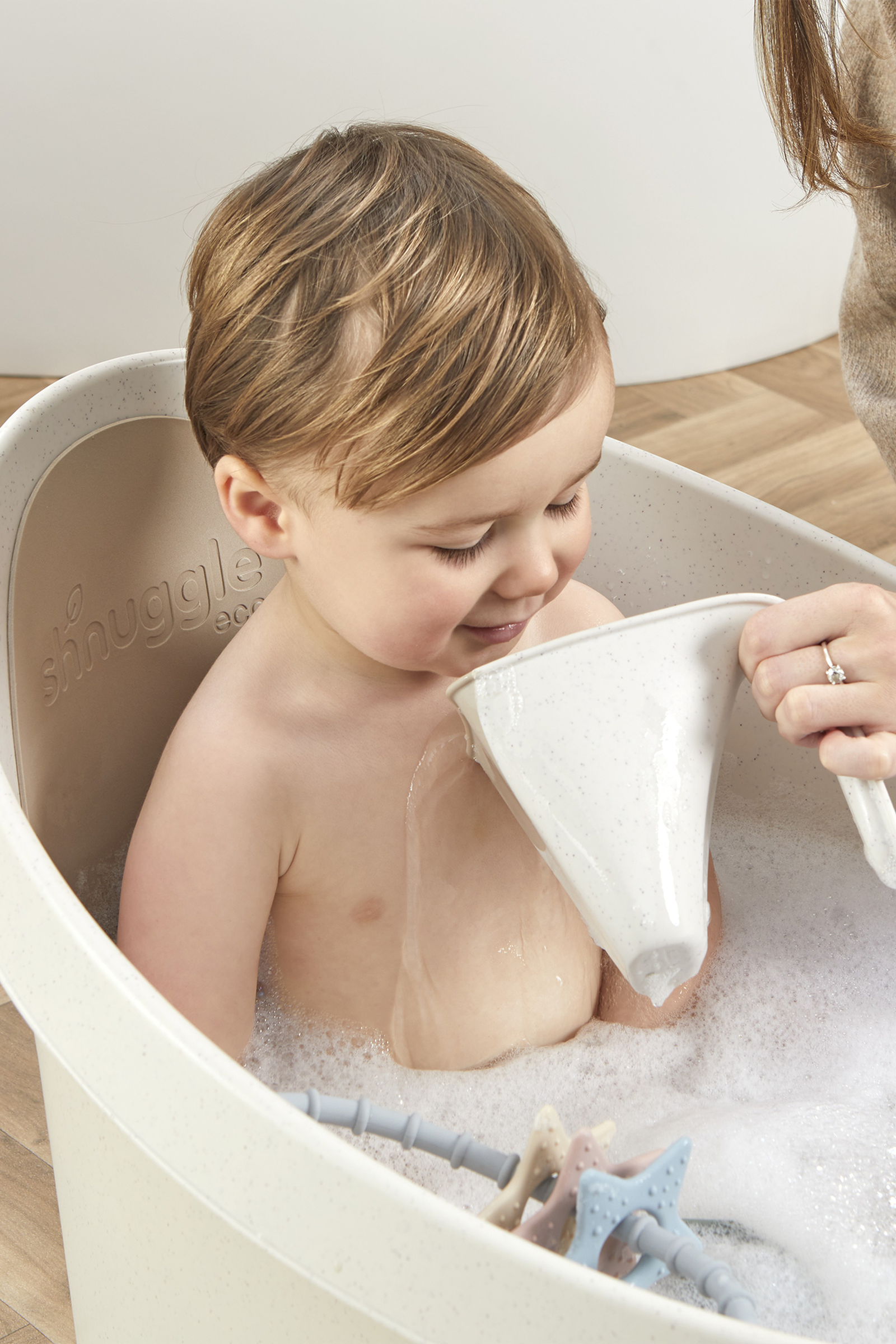 Shnuggle Toddler Bath Tub, Big Bath for bigger kids