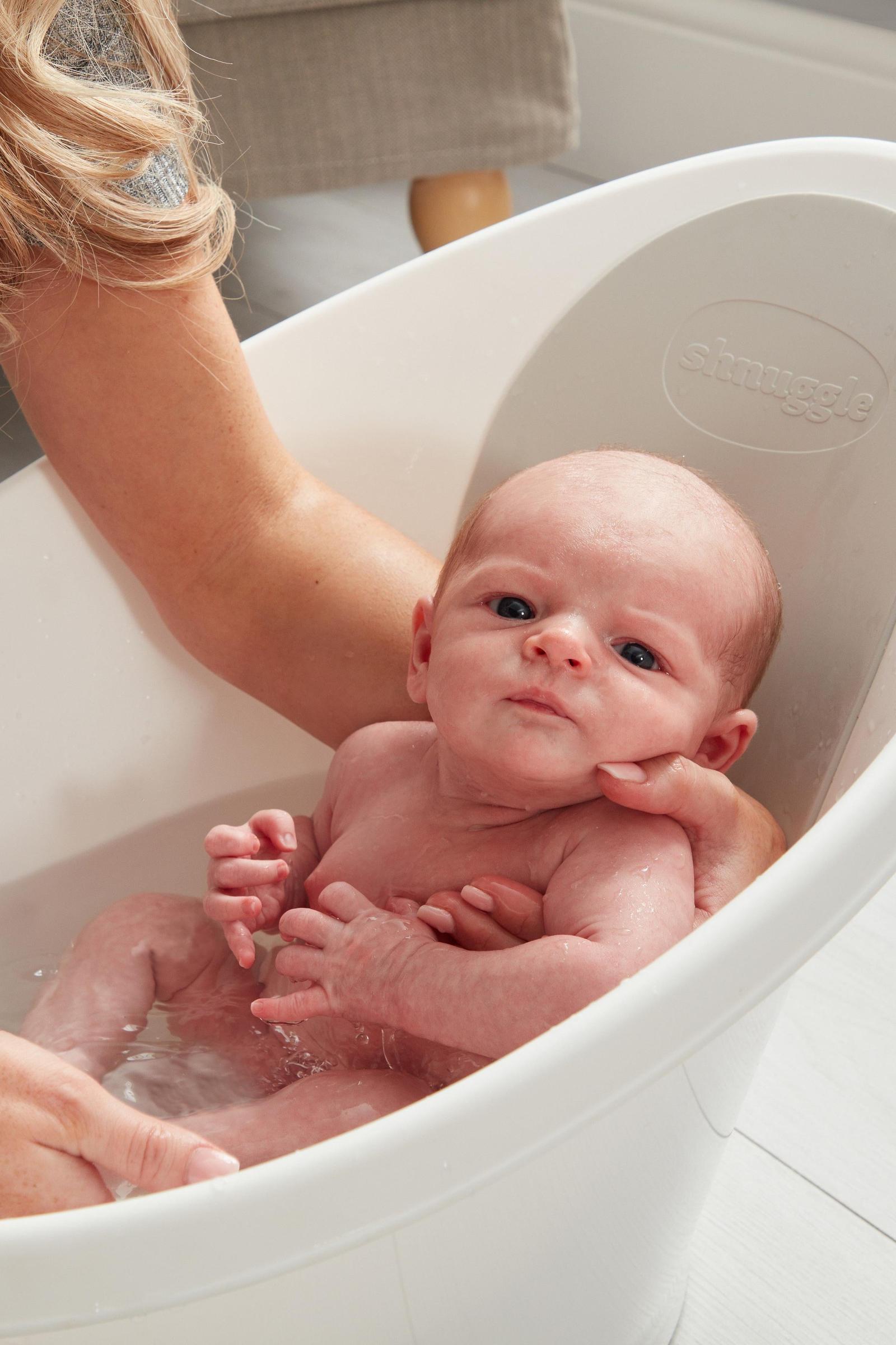Shnuggle Bath & Change Bundle, Newborn Baby Bath & Changing Bundle + 6 Piece Accessories