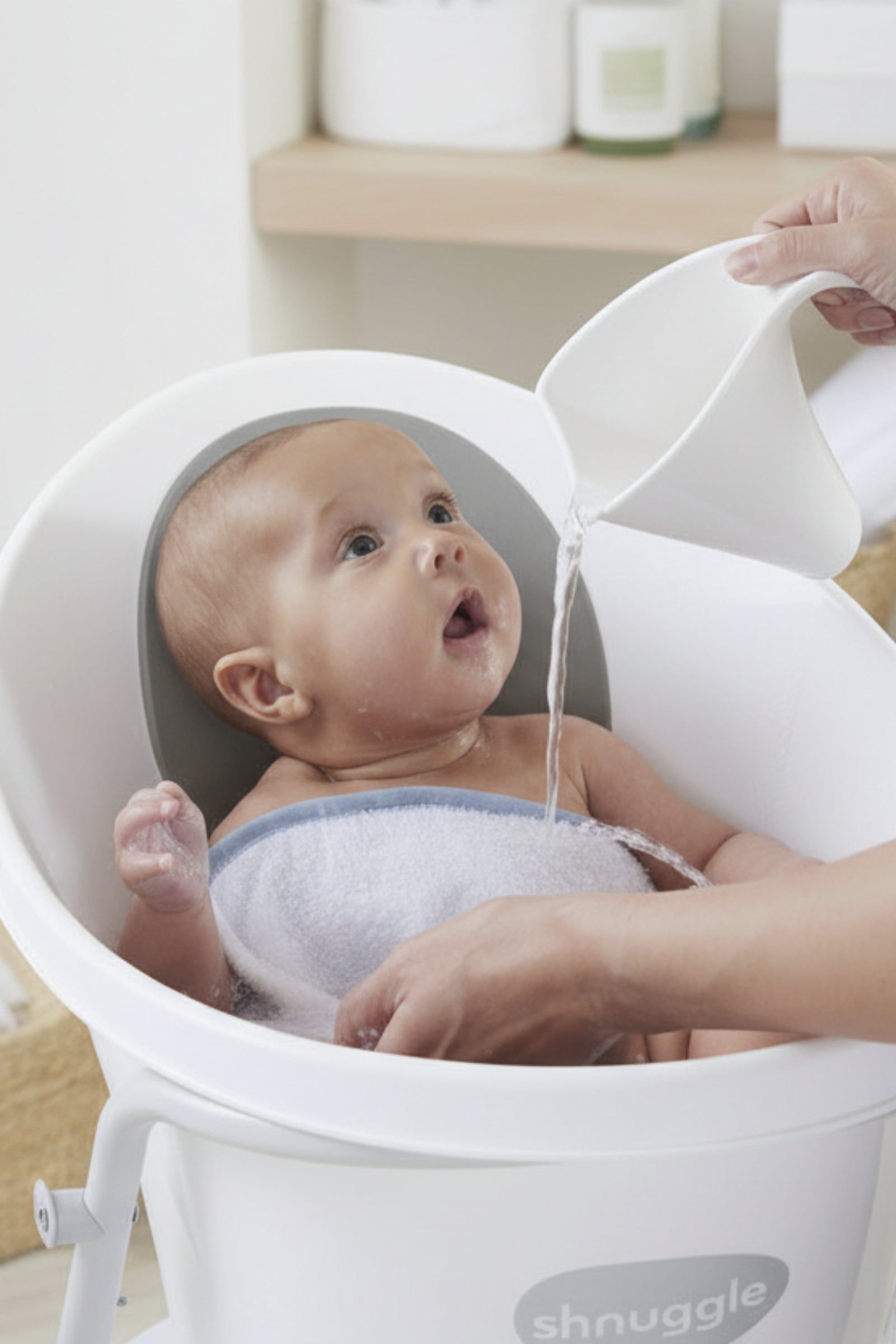 Newborn Bath Essentials Bundle, Baby Bath with Support Bump, Soft Backrest & Rinse Jug