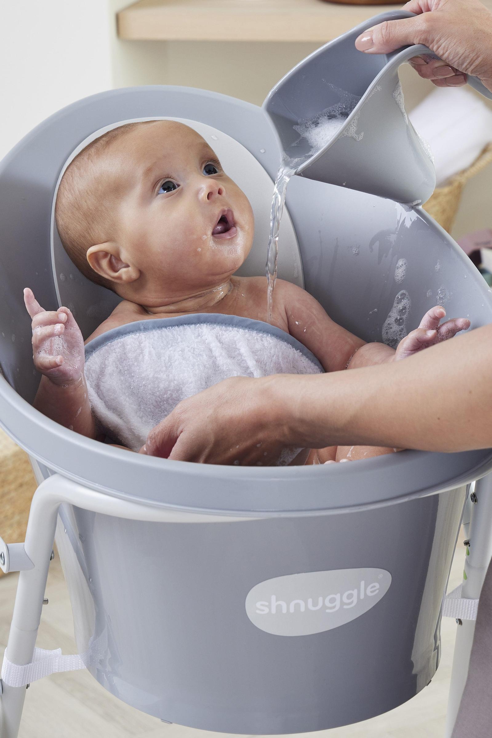Shnuggle Bath & Change Bundle, Newborn Baby Bath & Changing Bundle + 6 Piece Accessories