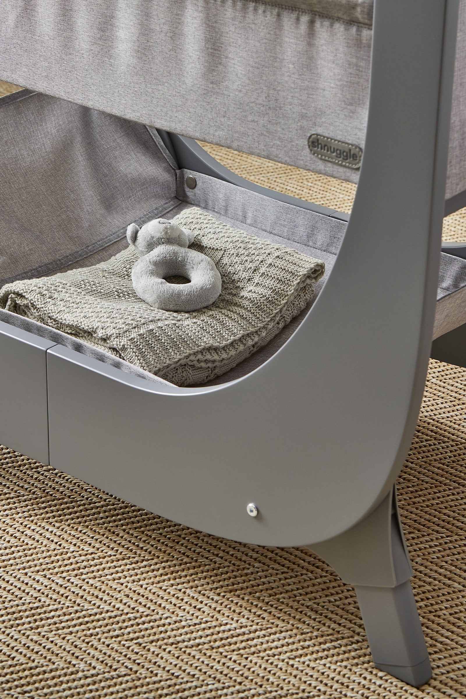 Shnuggle Air Lite Bedside Bassinet, Infant Crib, Height Adjustable