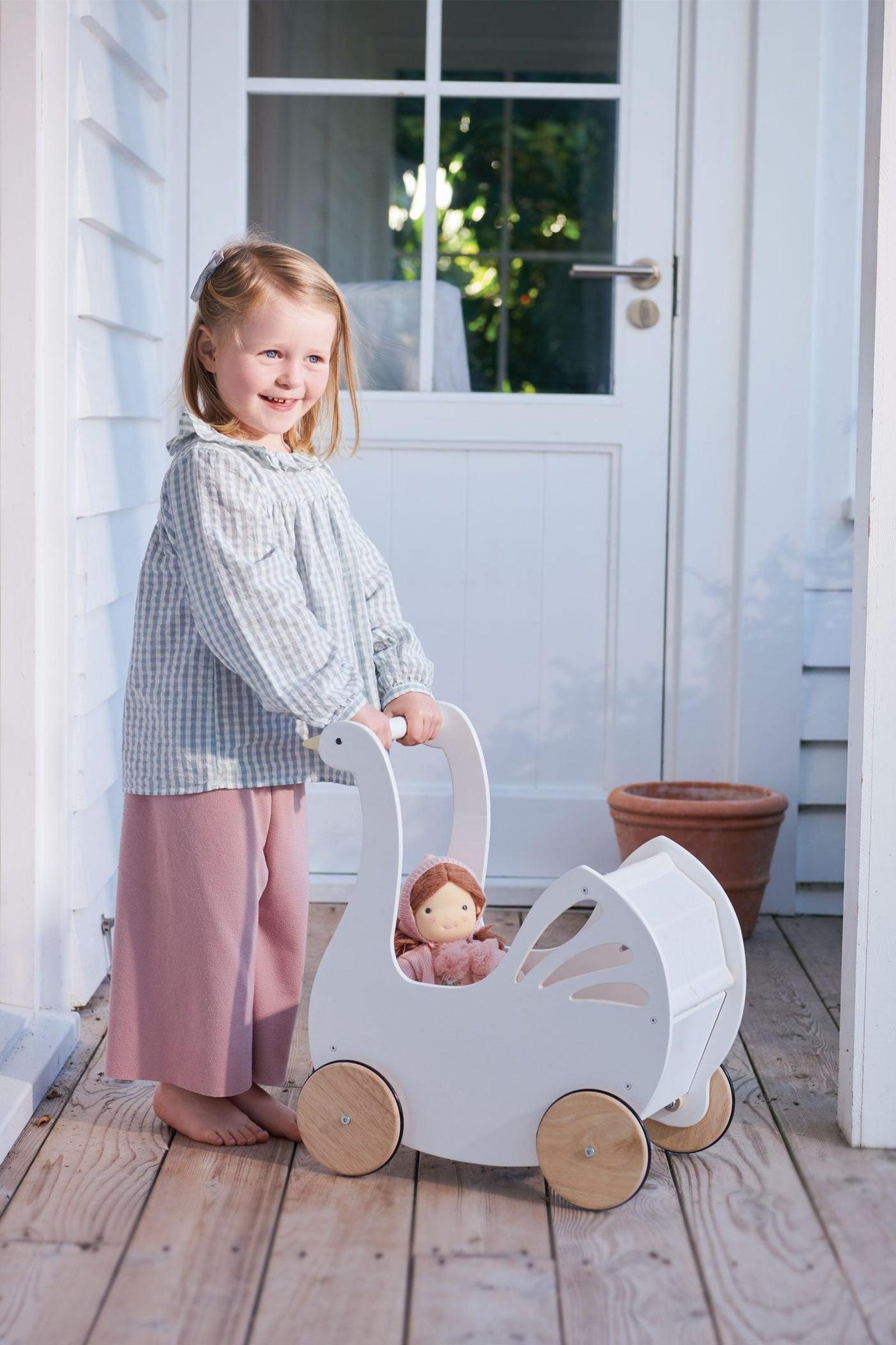 Sweet Swan Baby Carriage