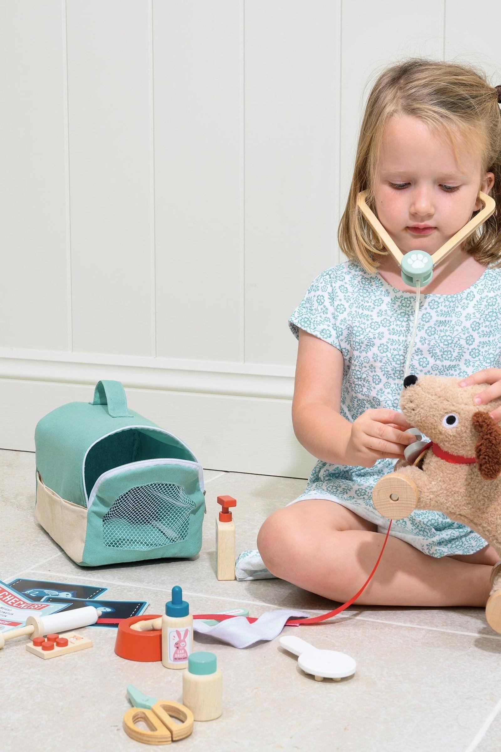 Animal Rescue Vet Case, Wooden Pretend Play Veterinary Set
