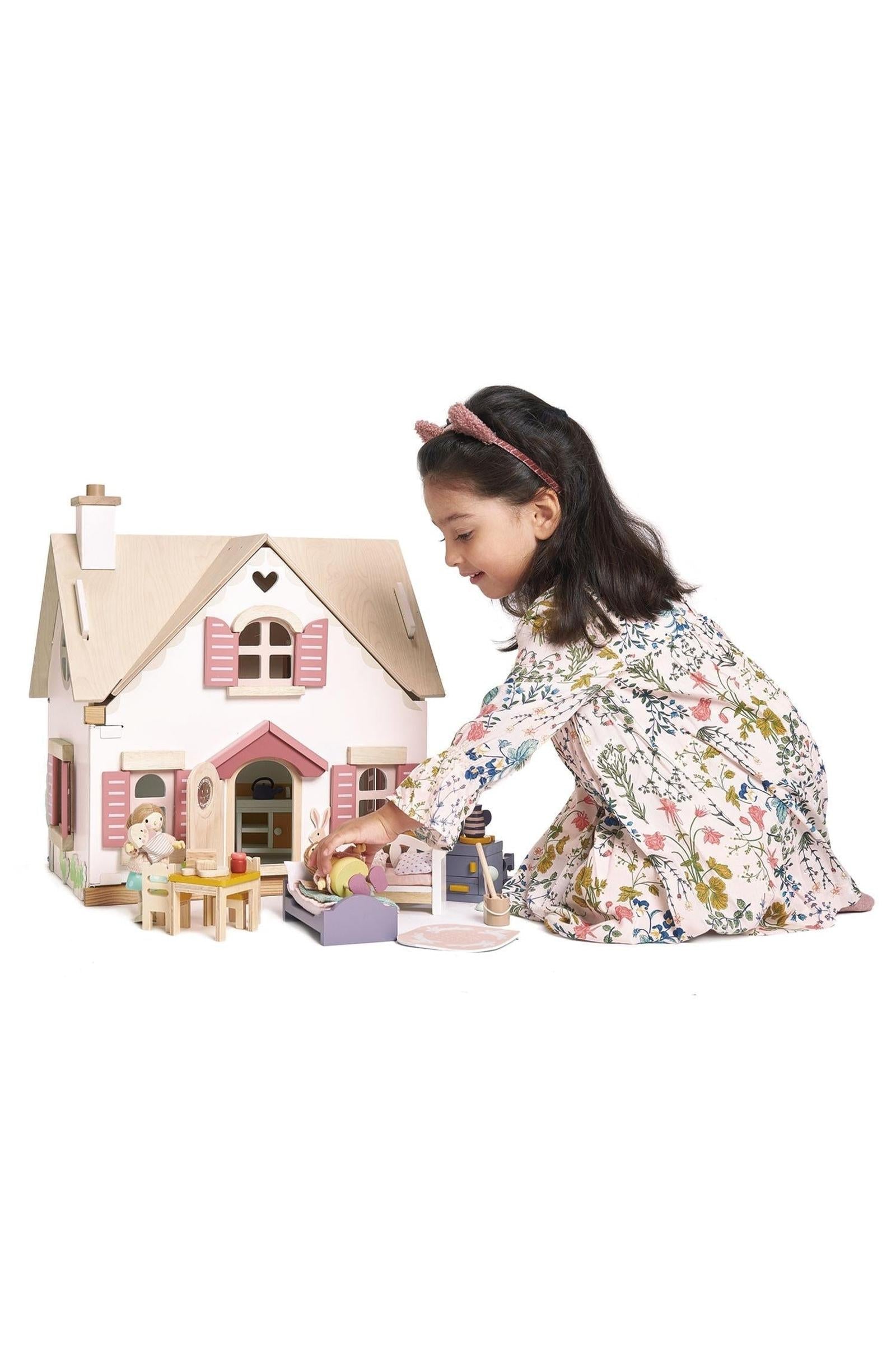 Cottontail Cottage, Dollhouse