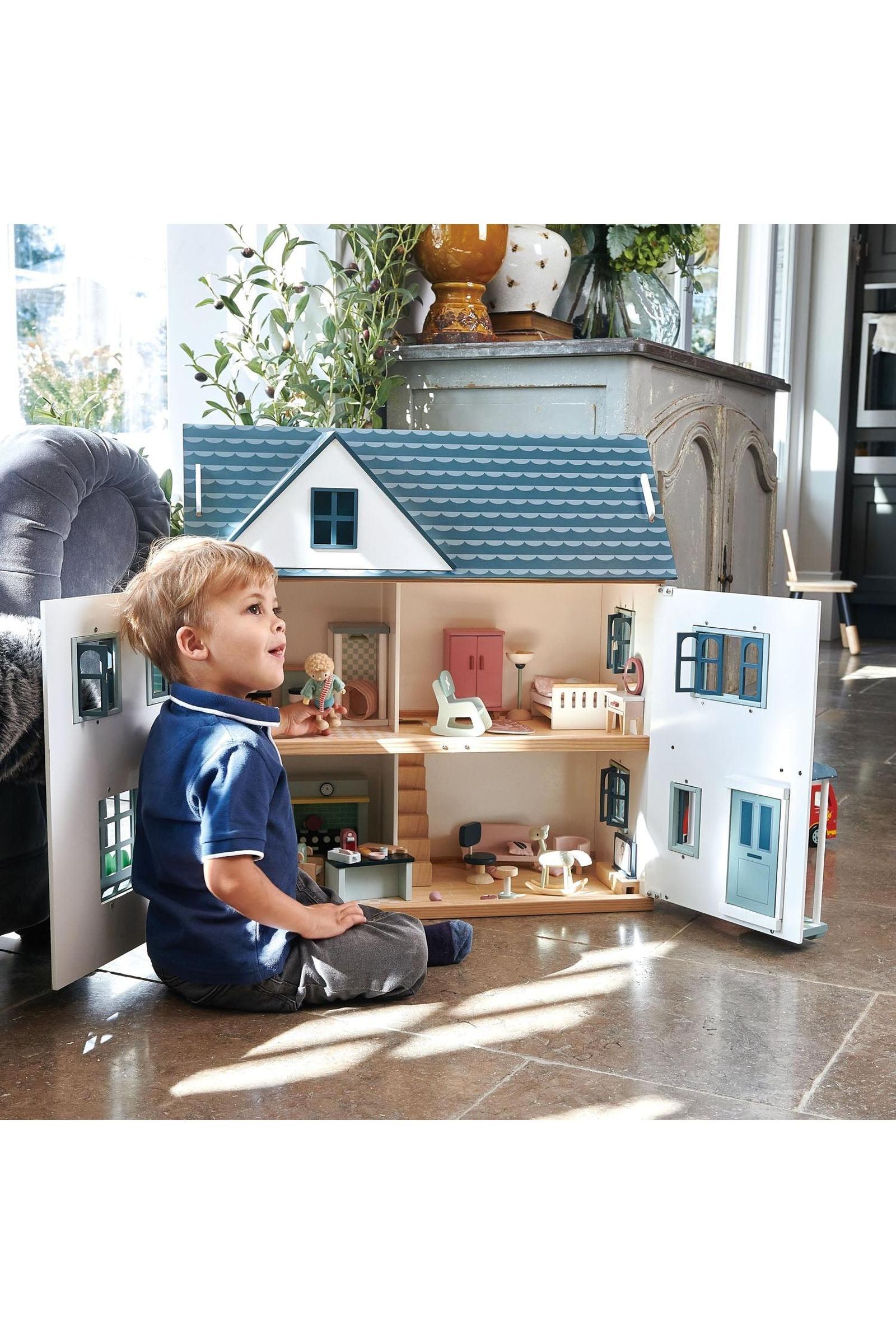 Dovetail House, Dollhouse