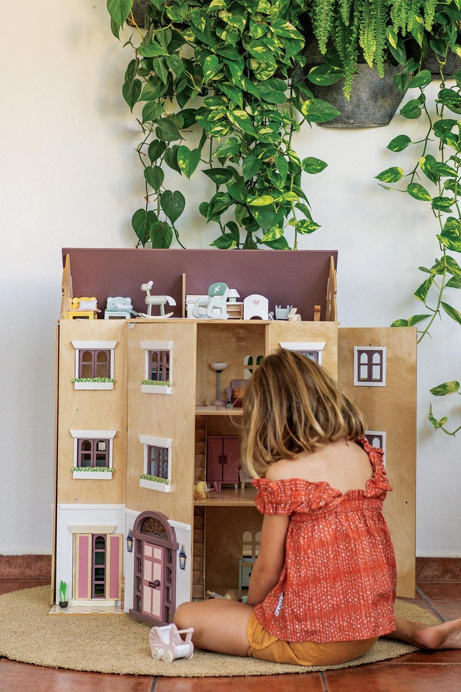 Fantail Hall, Dollhouse