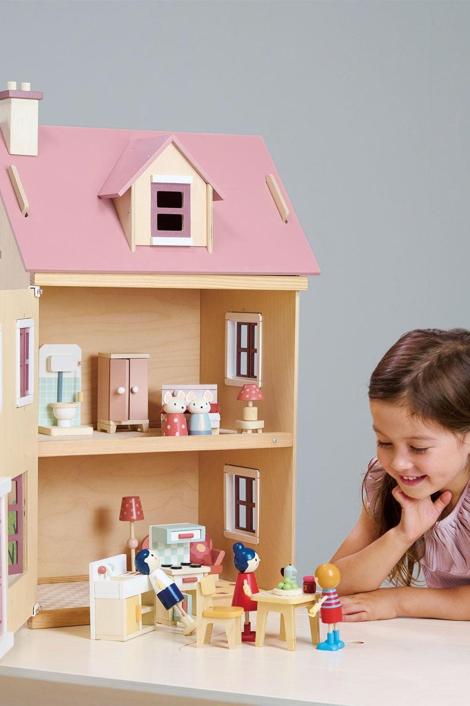 Foxtail Villa, Dollhouse