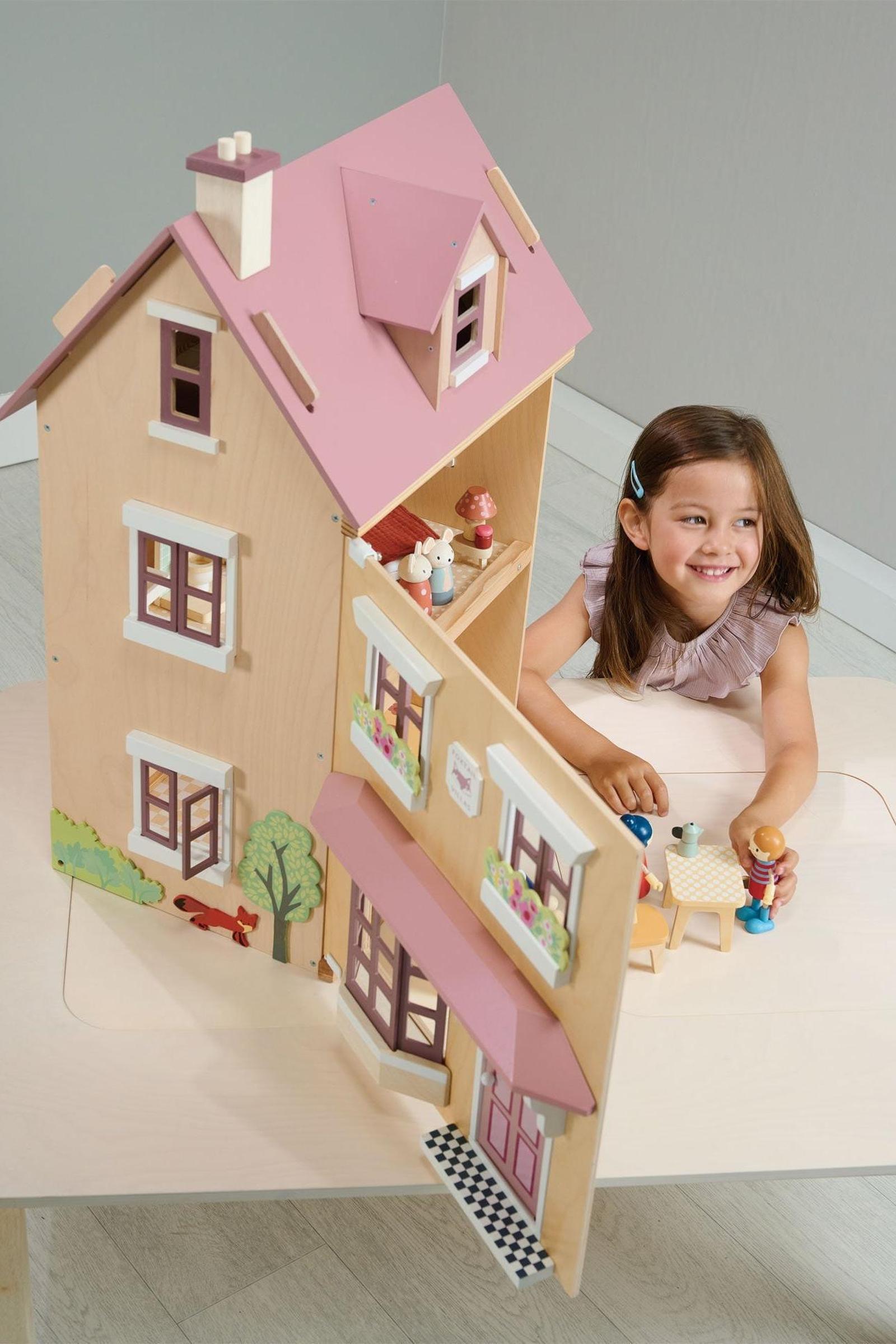 Foxtail Villa, Dollhouse