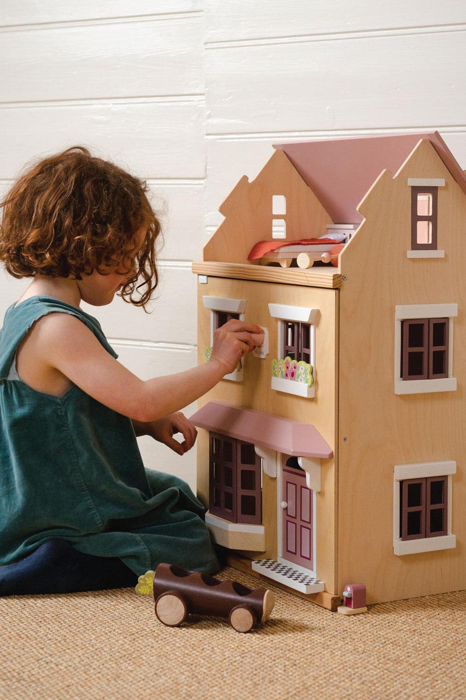 Foxtail Villa, Dollhouse