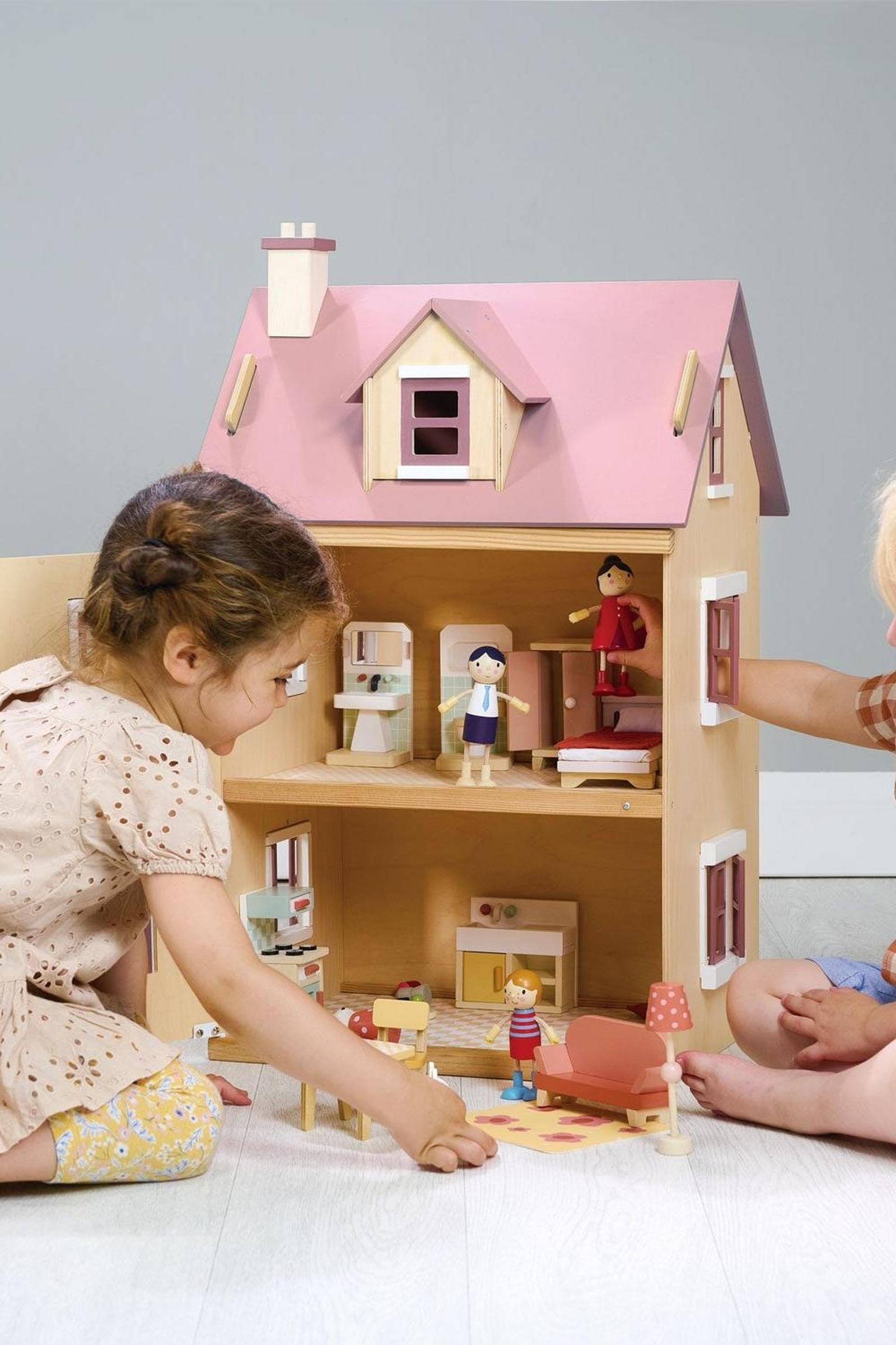 Foxtail Villa, Dollhouse