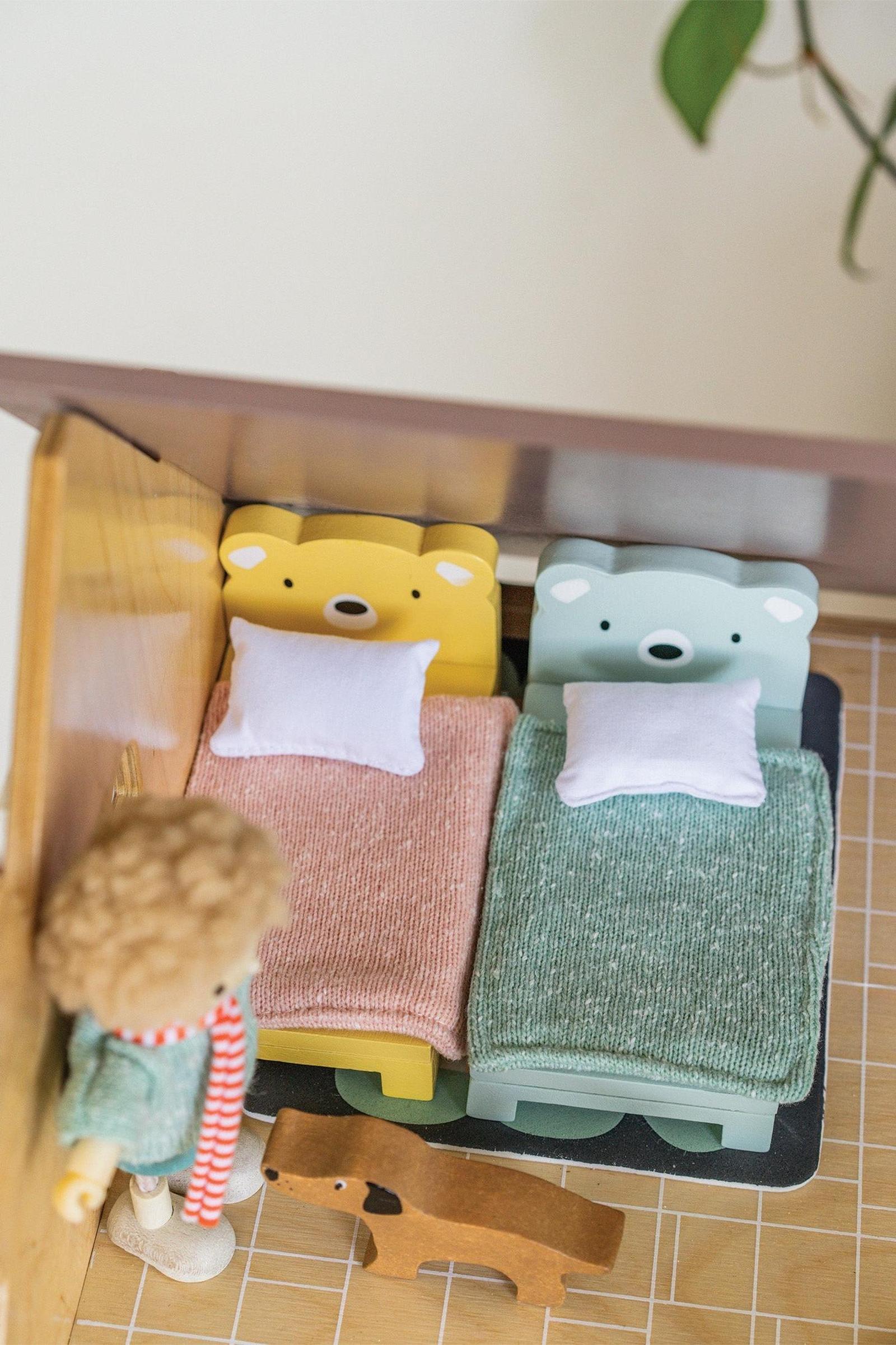 Dollhouse Childrens Room Furniture