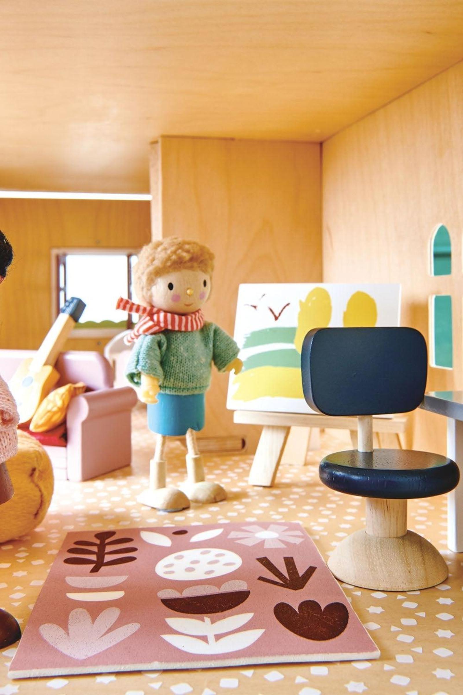 Fantail Hall, Dollhouse