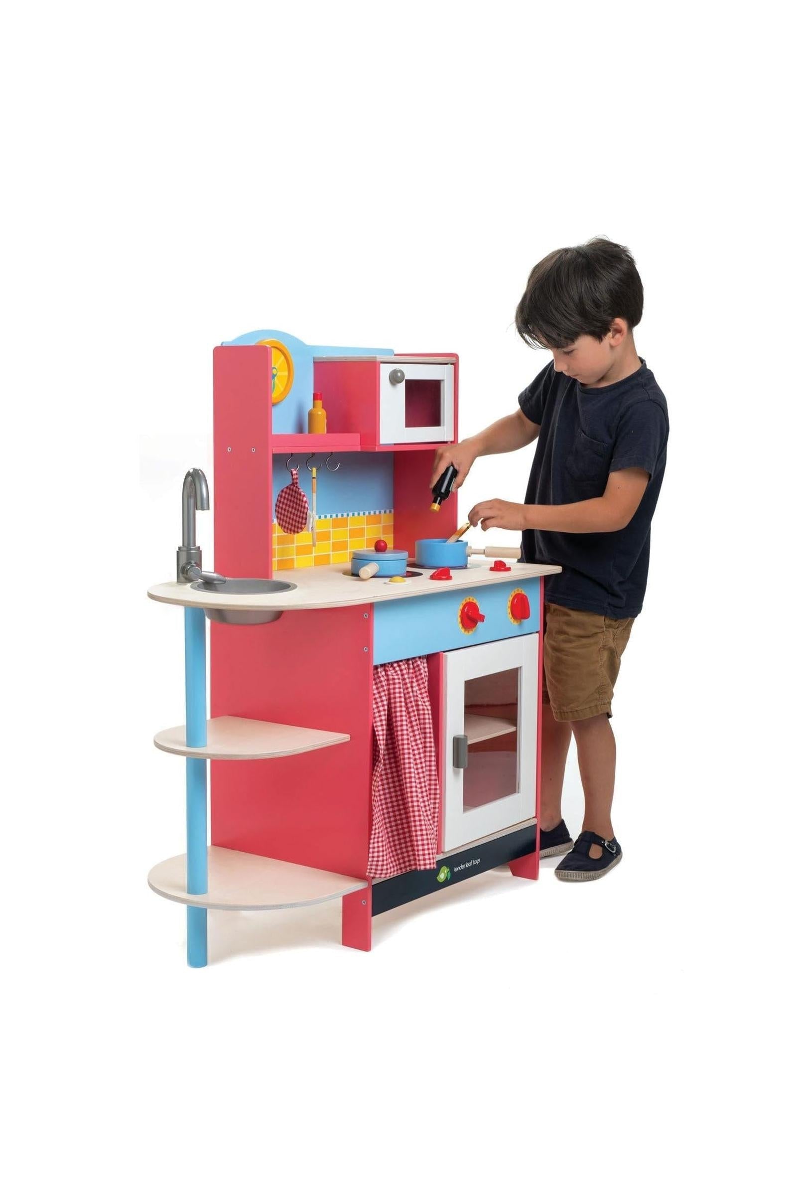 Grand Kitchen