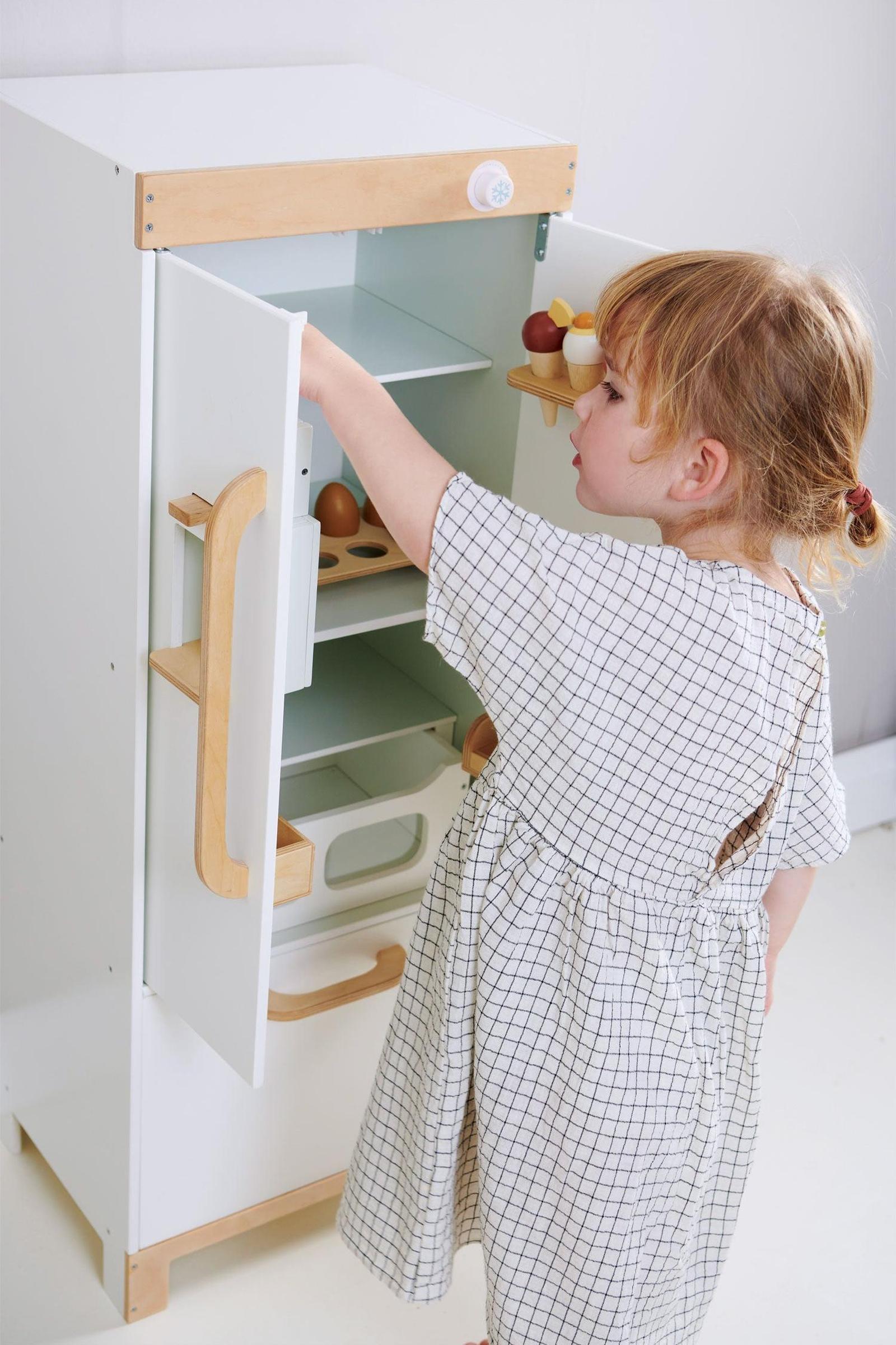 Play Refrigerator