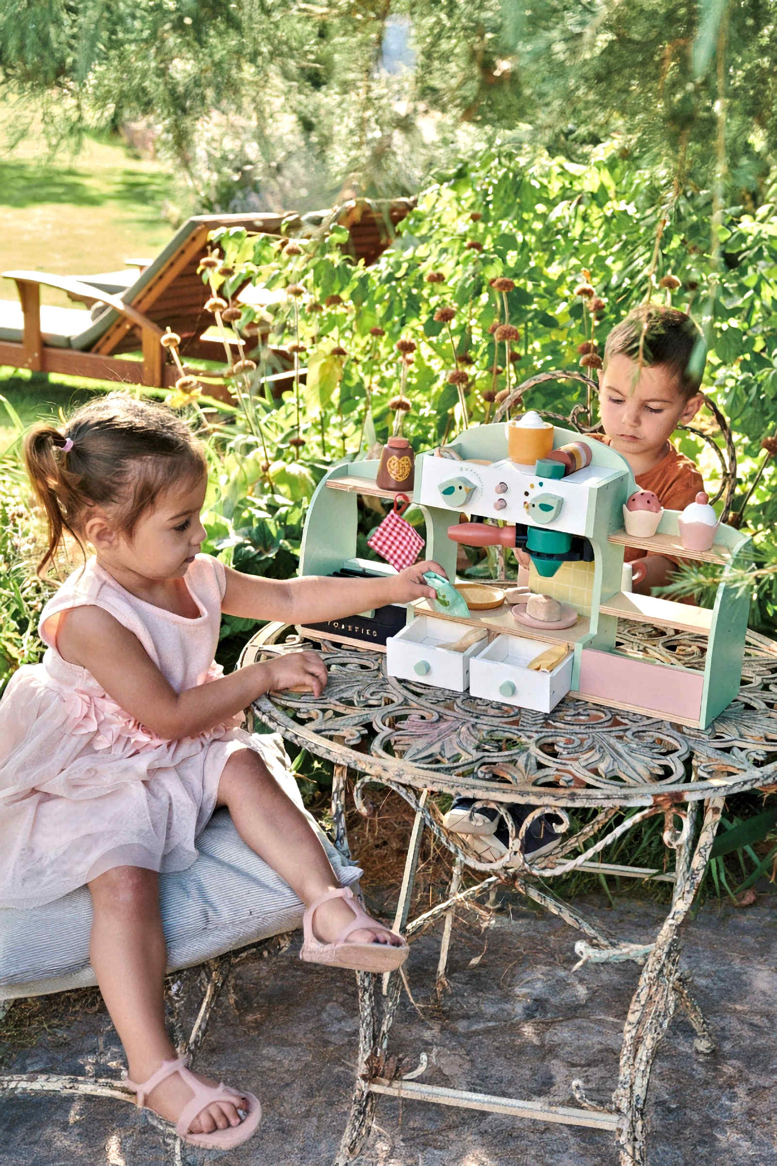 Bird’s Nest Café, Award Winning Toy