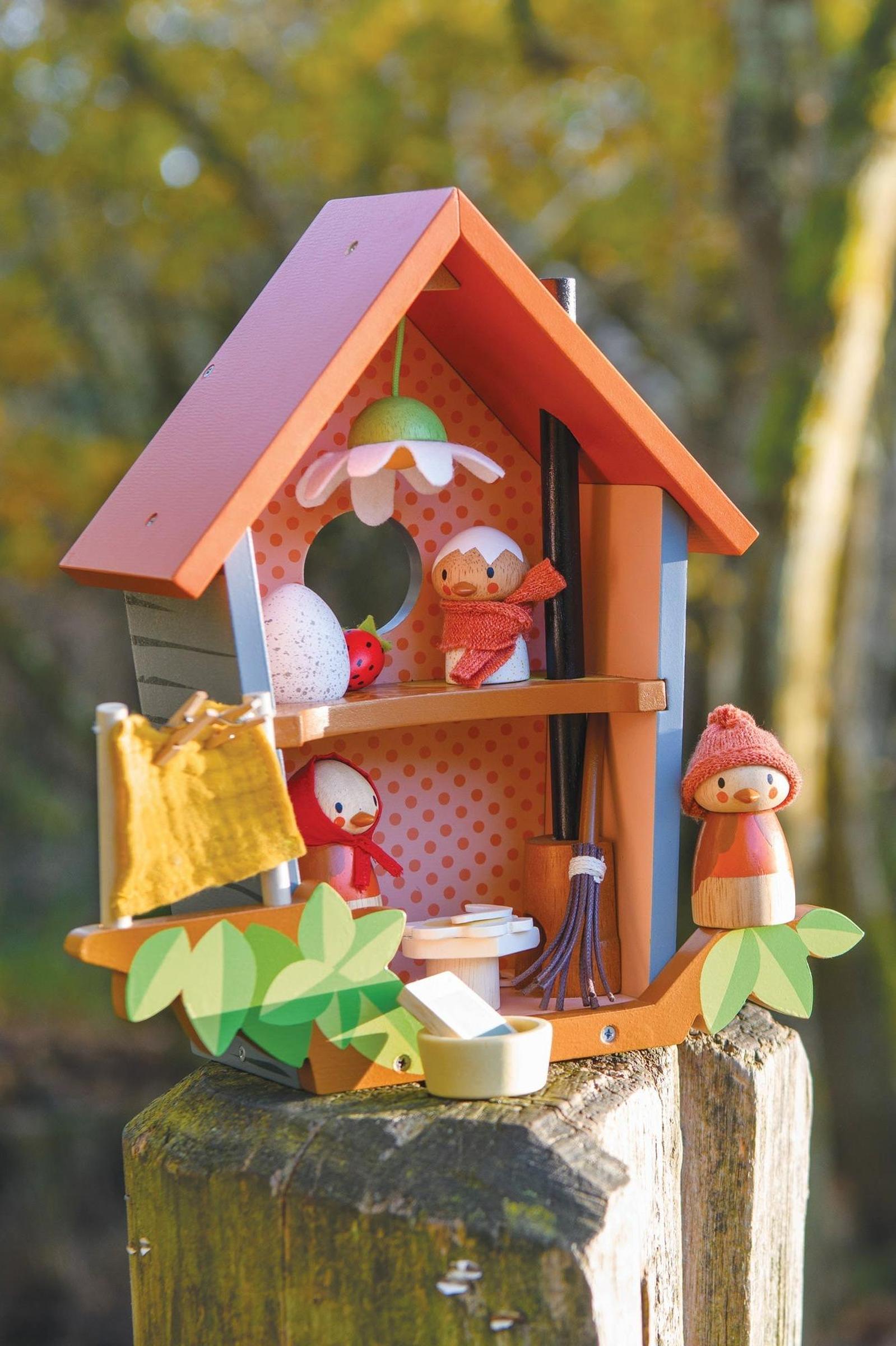 Robin's Nest Box Wooden Birdhouse Play Set