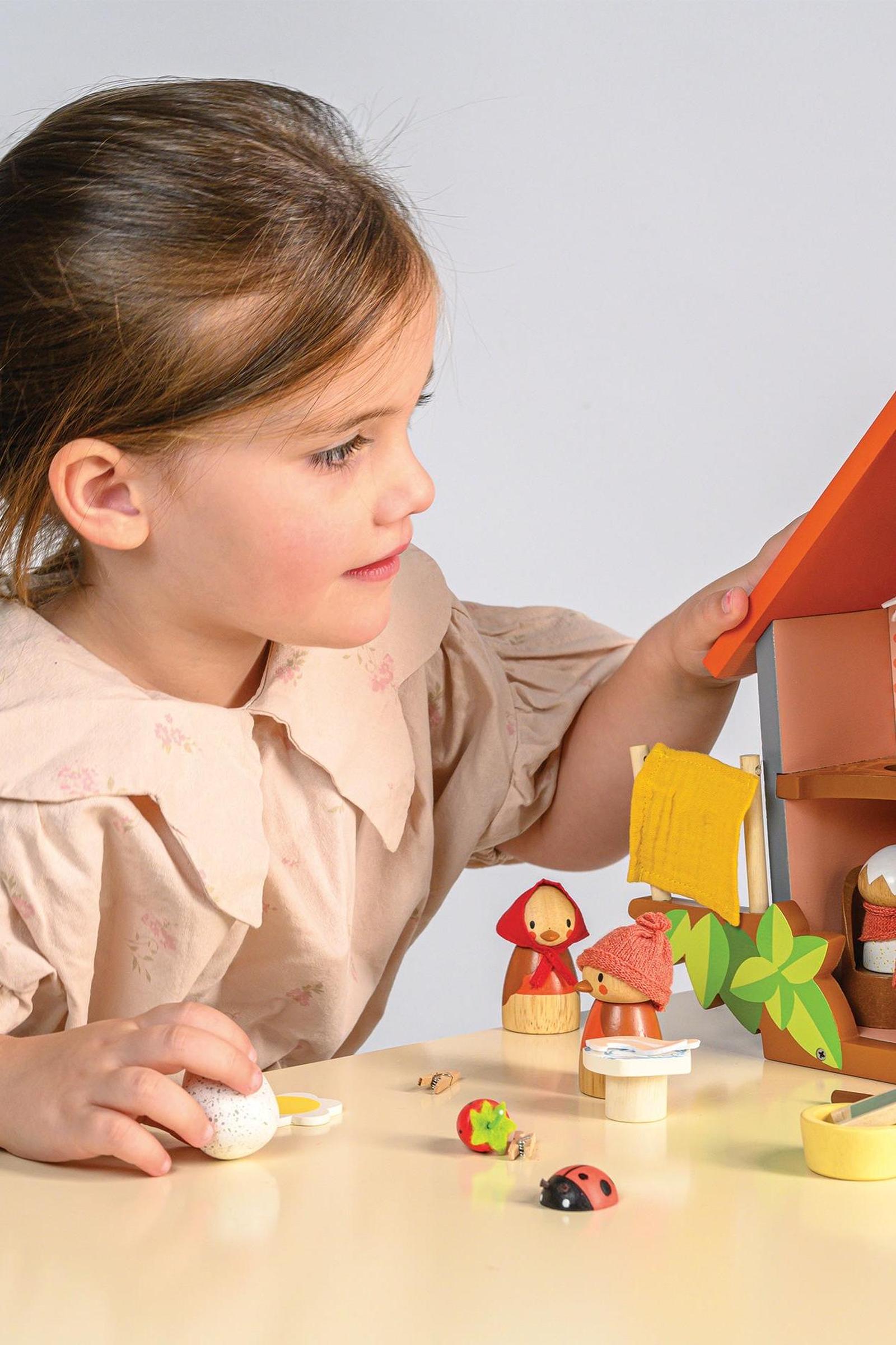 Robin's Nest Box Wooden Birdhouse Play Set
