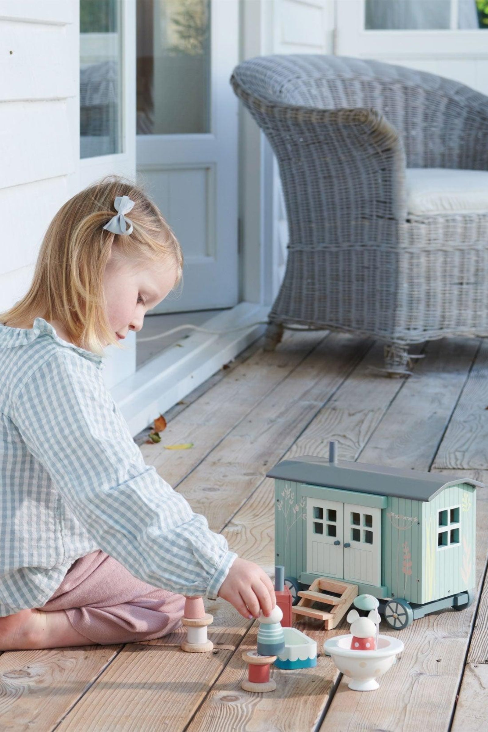 Secret Meadow Shepherd’s Hut, Award Winning Toy