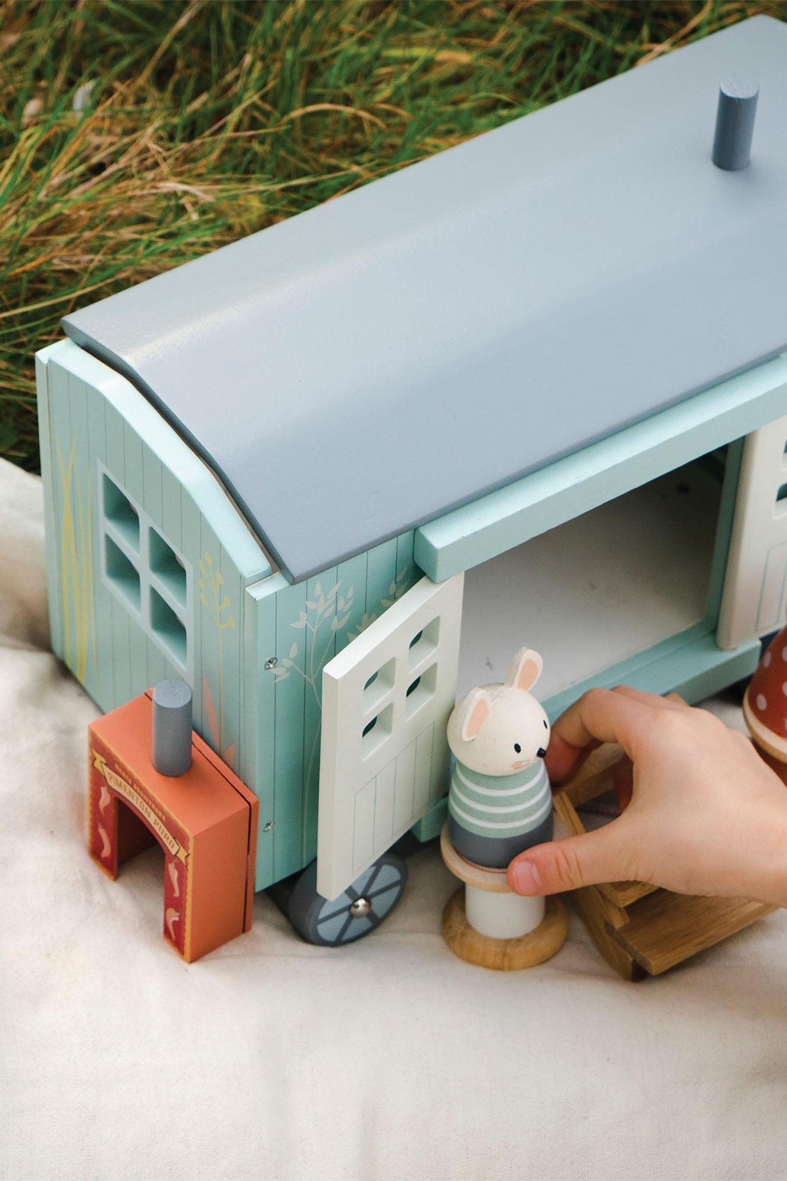 Secret Meadow Shepherd’s Hut, Award Winning Toy