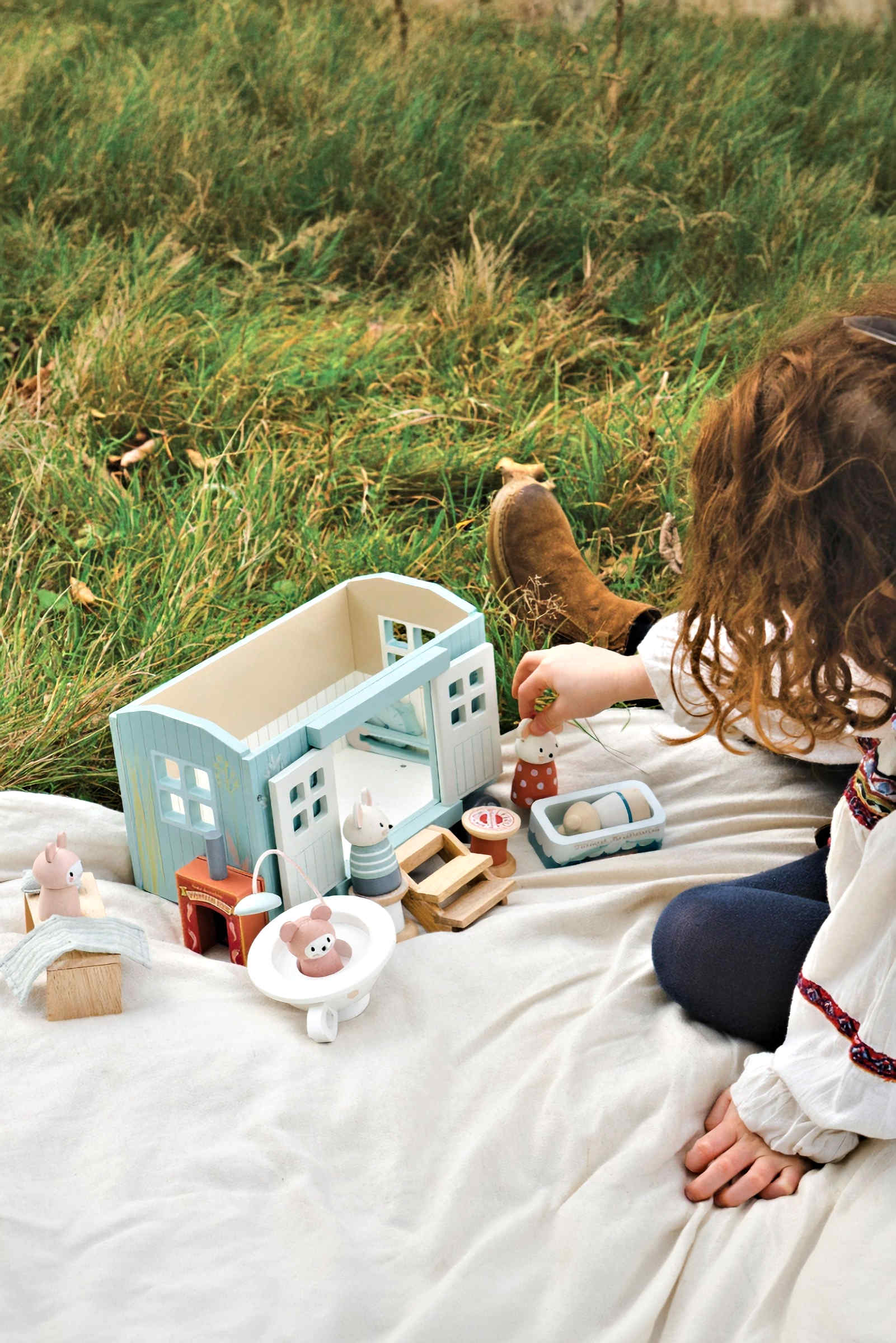 Secret Meadow Shepherd’s Hut, Award Winning Toy