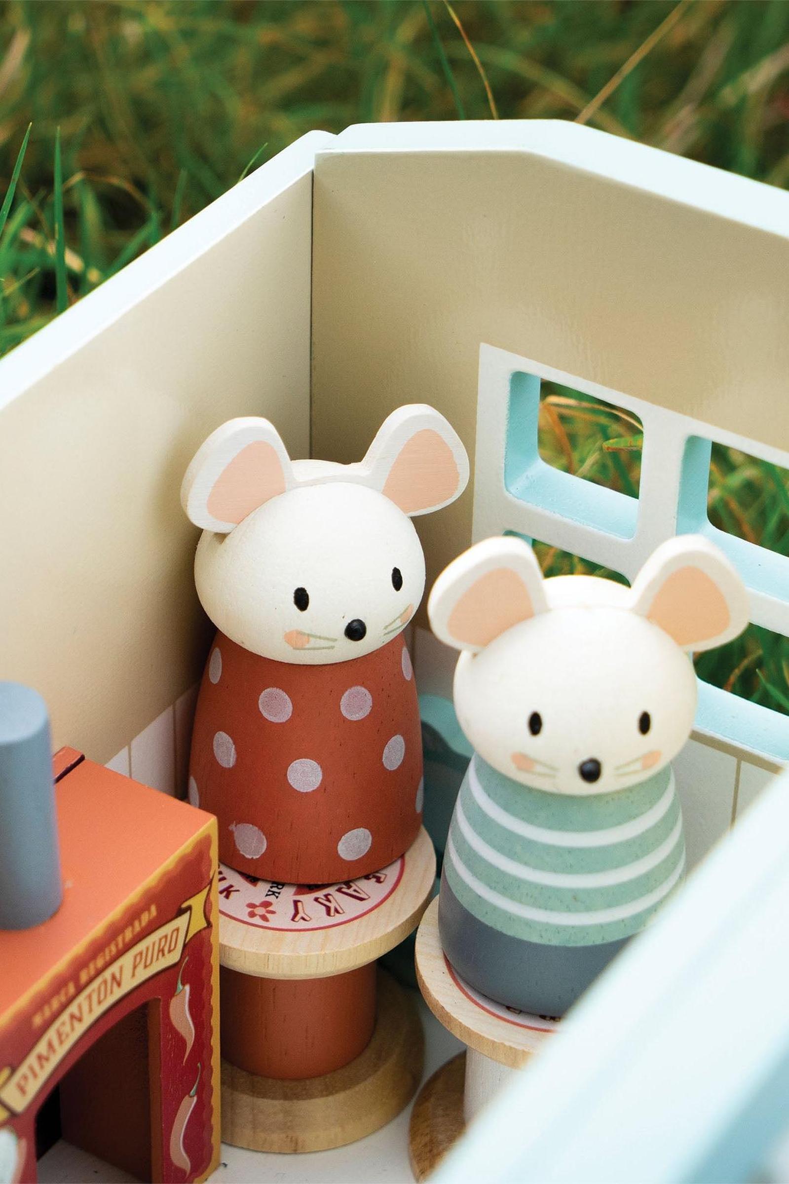 Secret Meadow Shepherd’s Hut, Award Winning Toy