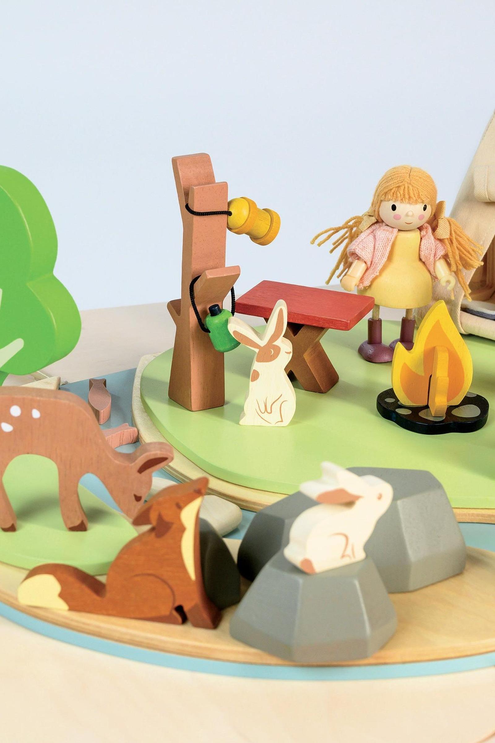 Wildlife Camping Adventure Playset