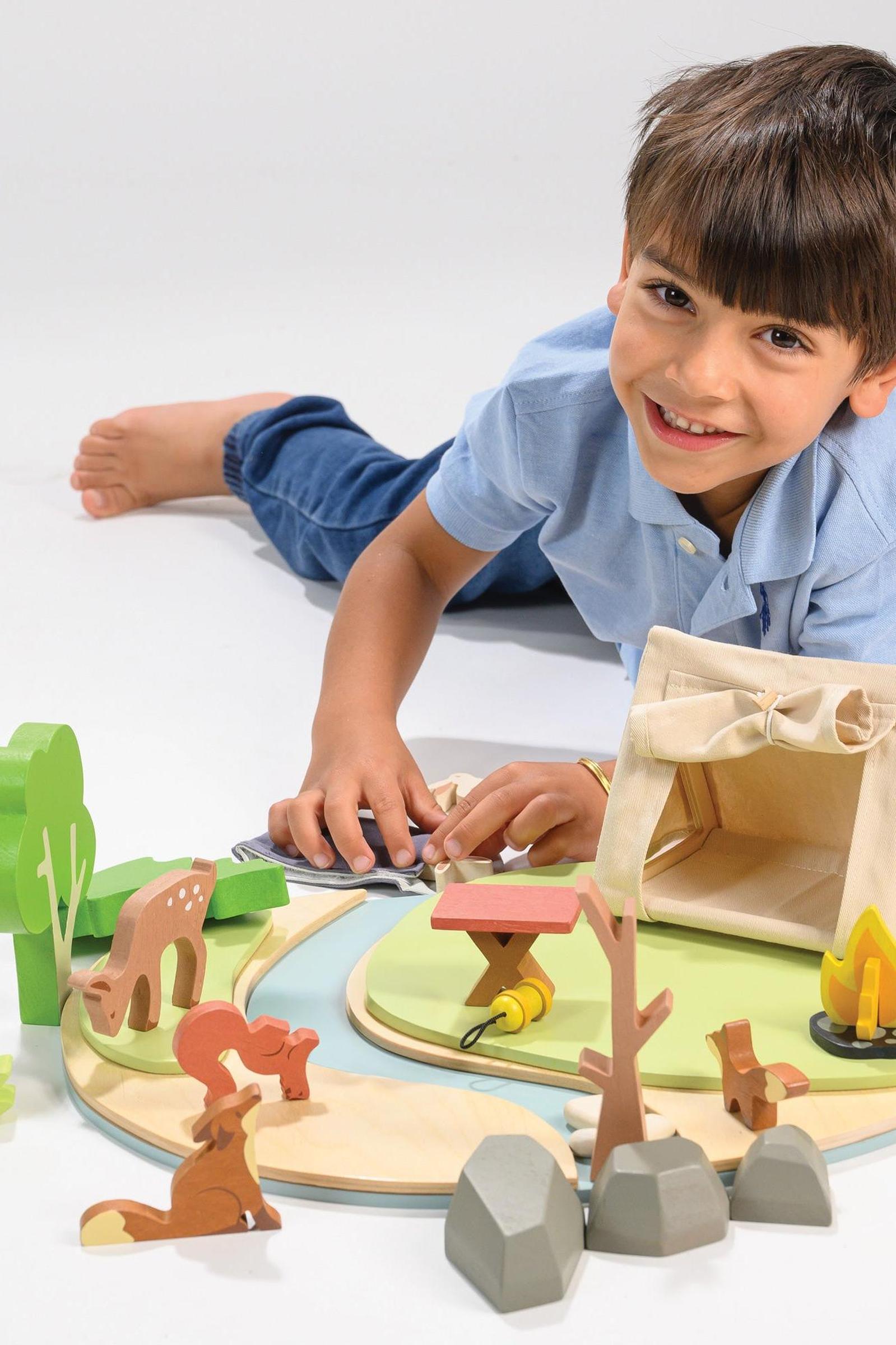 Wildlife Camping Adventure Playset