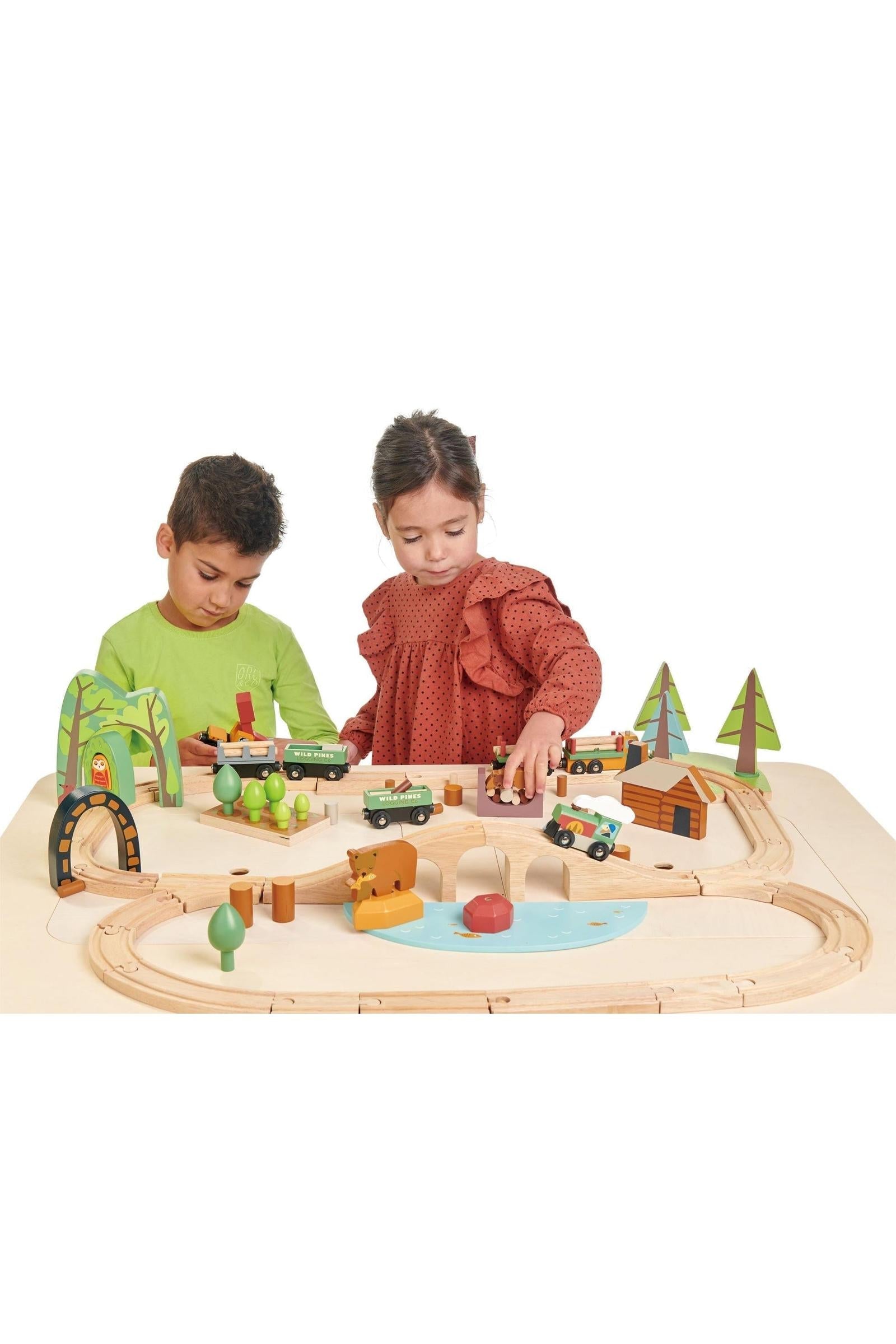 Wild Pines Train Set