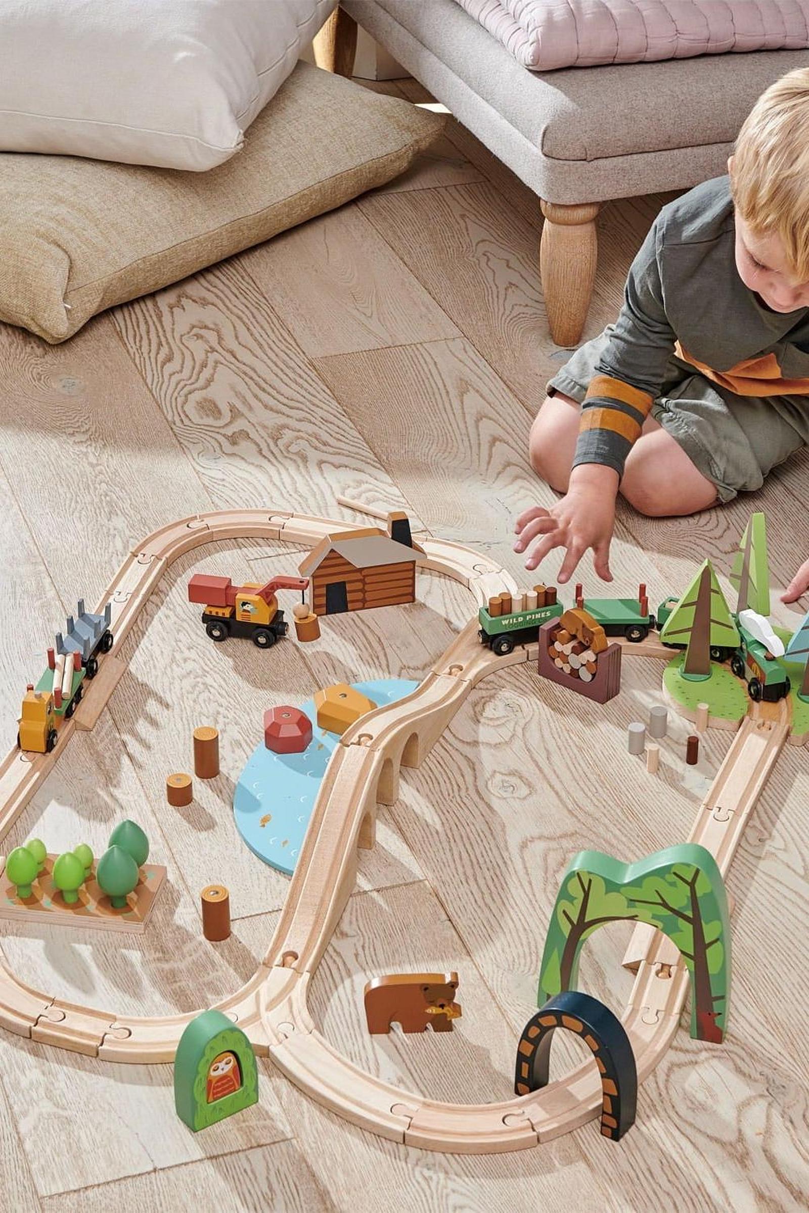 Wild Pines Train Set
