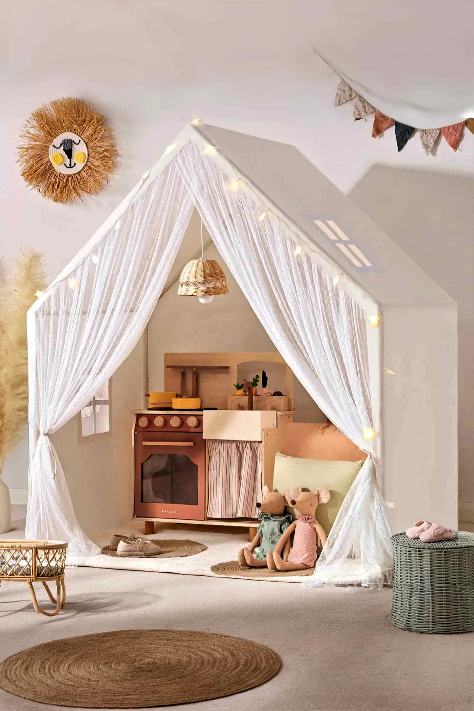 Large Space Play House with Star Lights