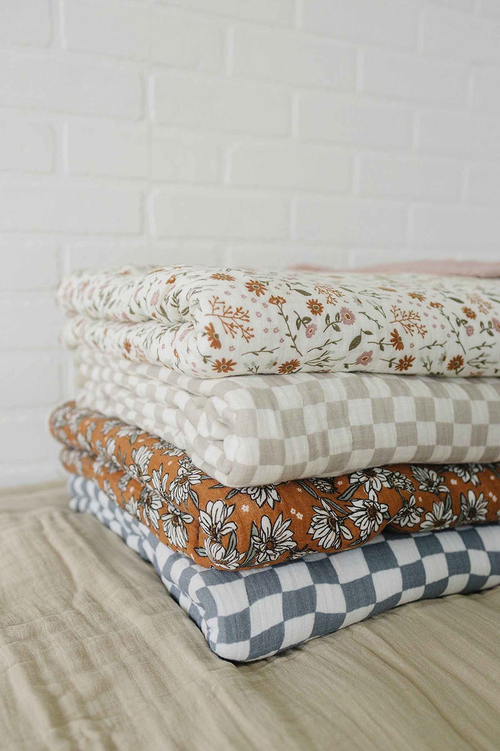 Taupe Checkered Muslin Twin Quilt, 100% Cotton, Baby Essentials