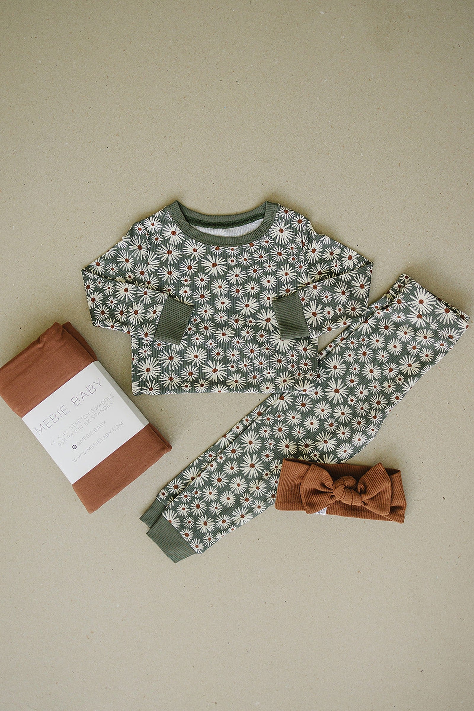 Dark Green Daisy Ribbed Cozy Pajama Set, Bamboo, Baby Essentials