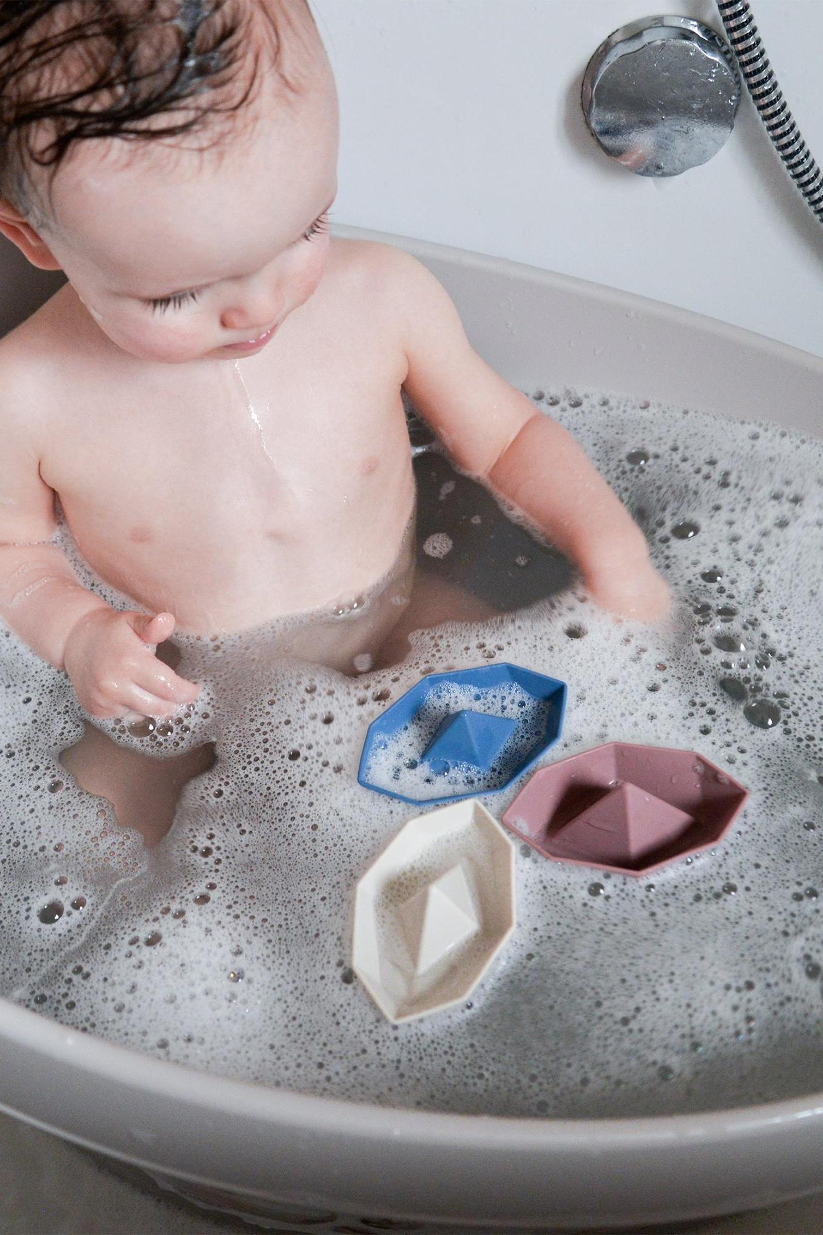 Shnuggle Bathtime Essentials Bundle, Newborn Baby Bath, Rinse Jug, Squishy Changing Mat - Taupe