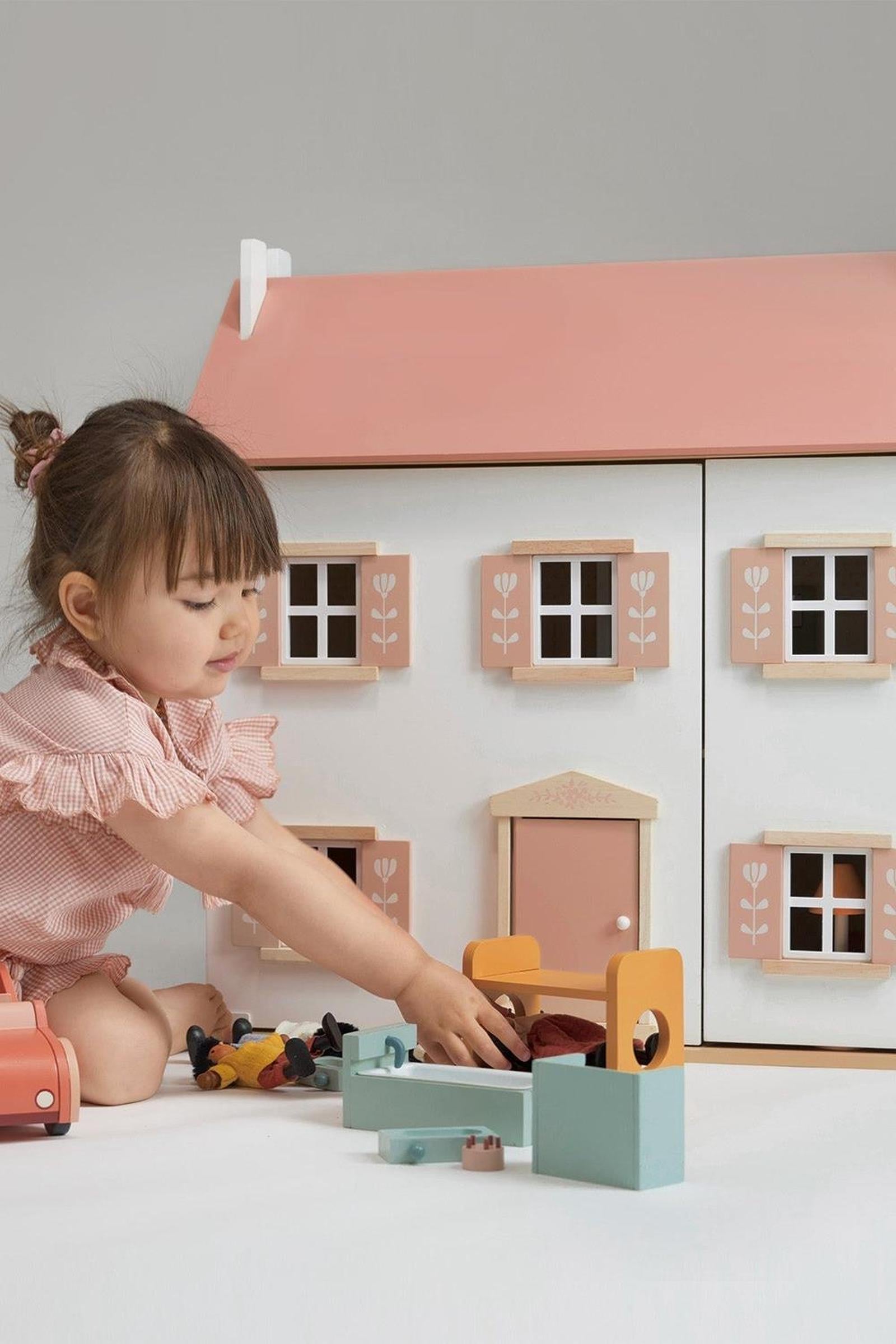 Clover Dollhouse