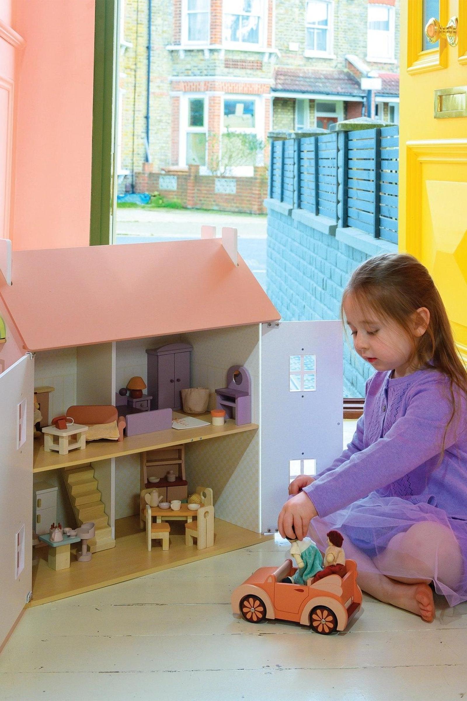 Clover Dollhouse