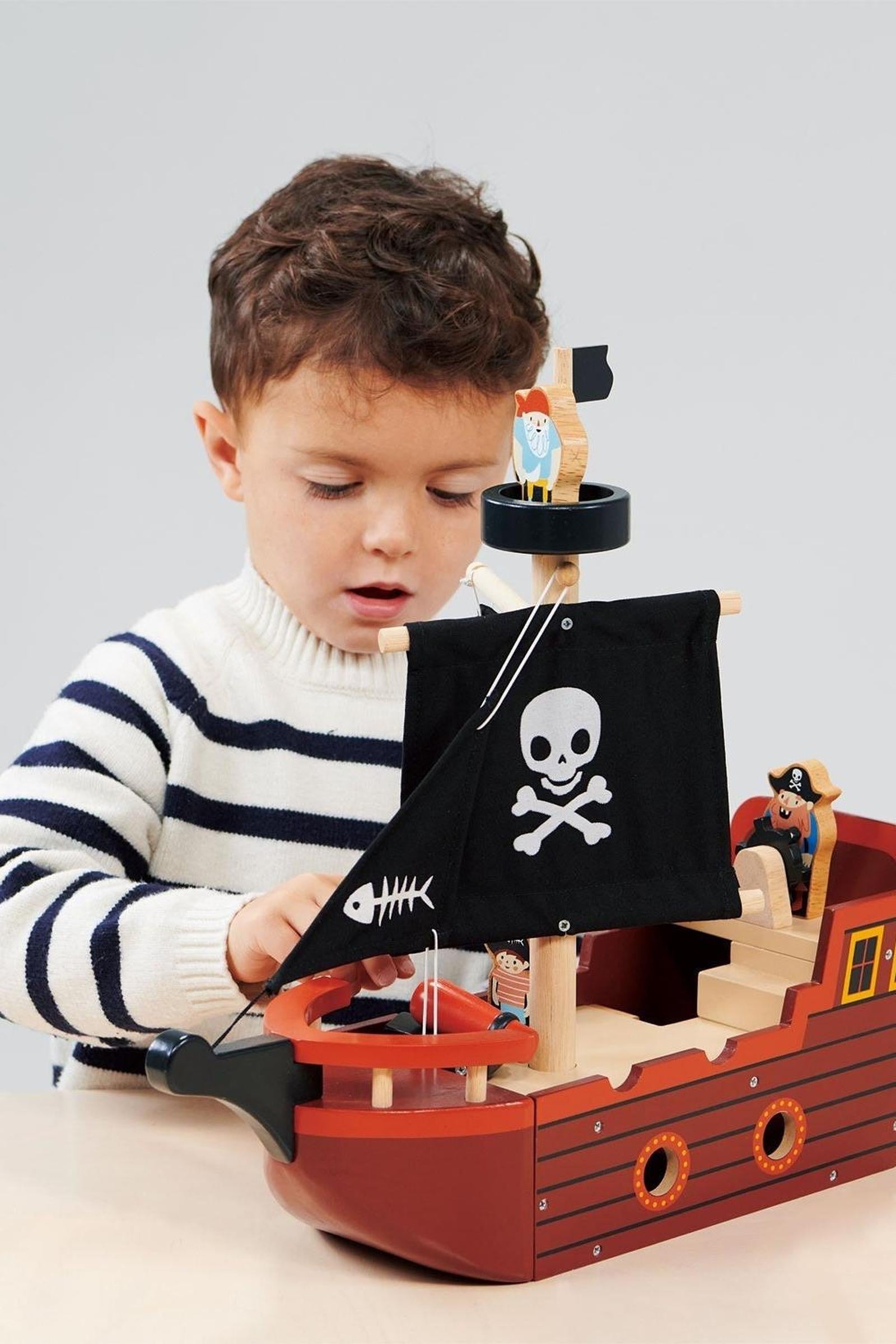 Fishbones Pirate Ship