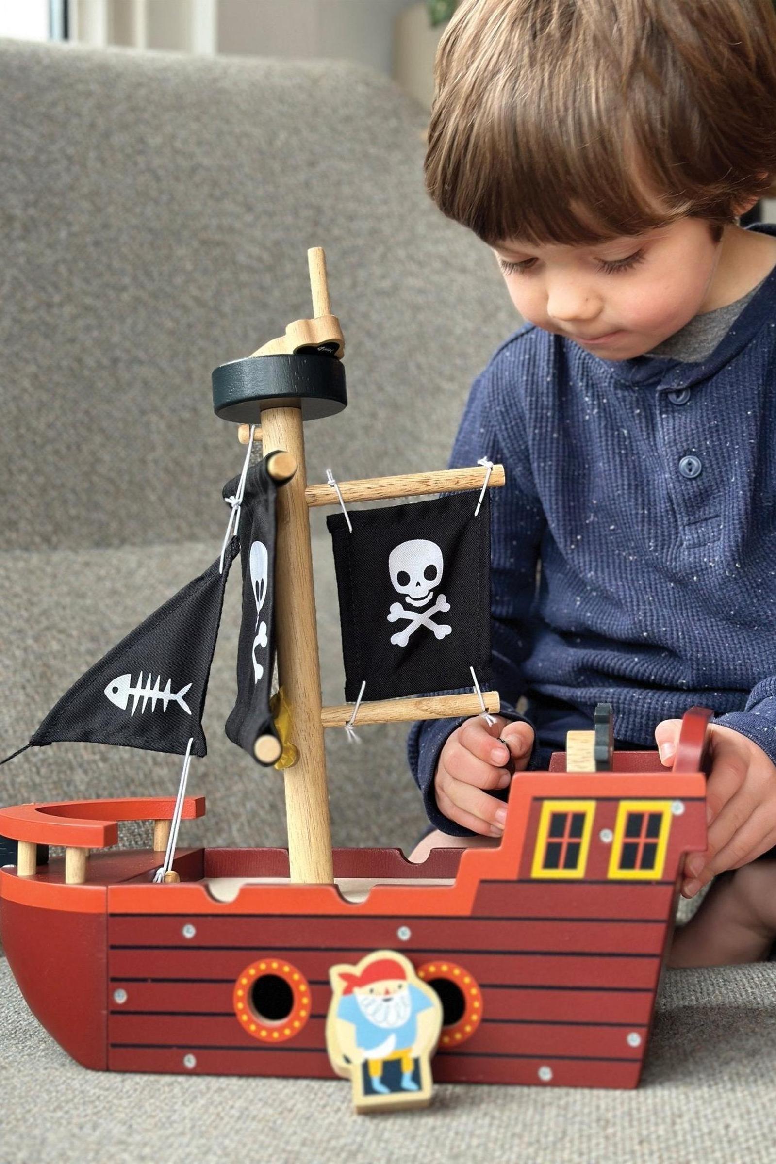 Fishbones Pirate Ship
