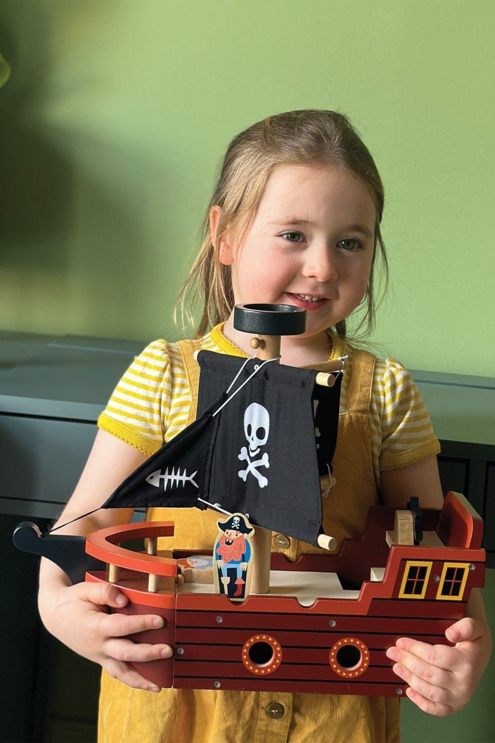 Fishbones Pirate Ship