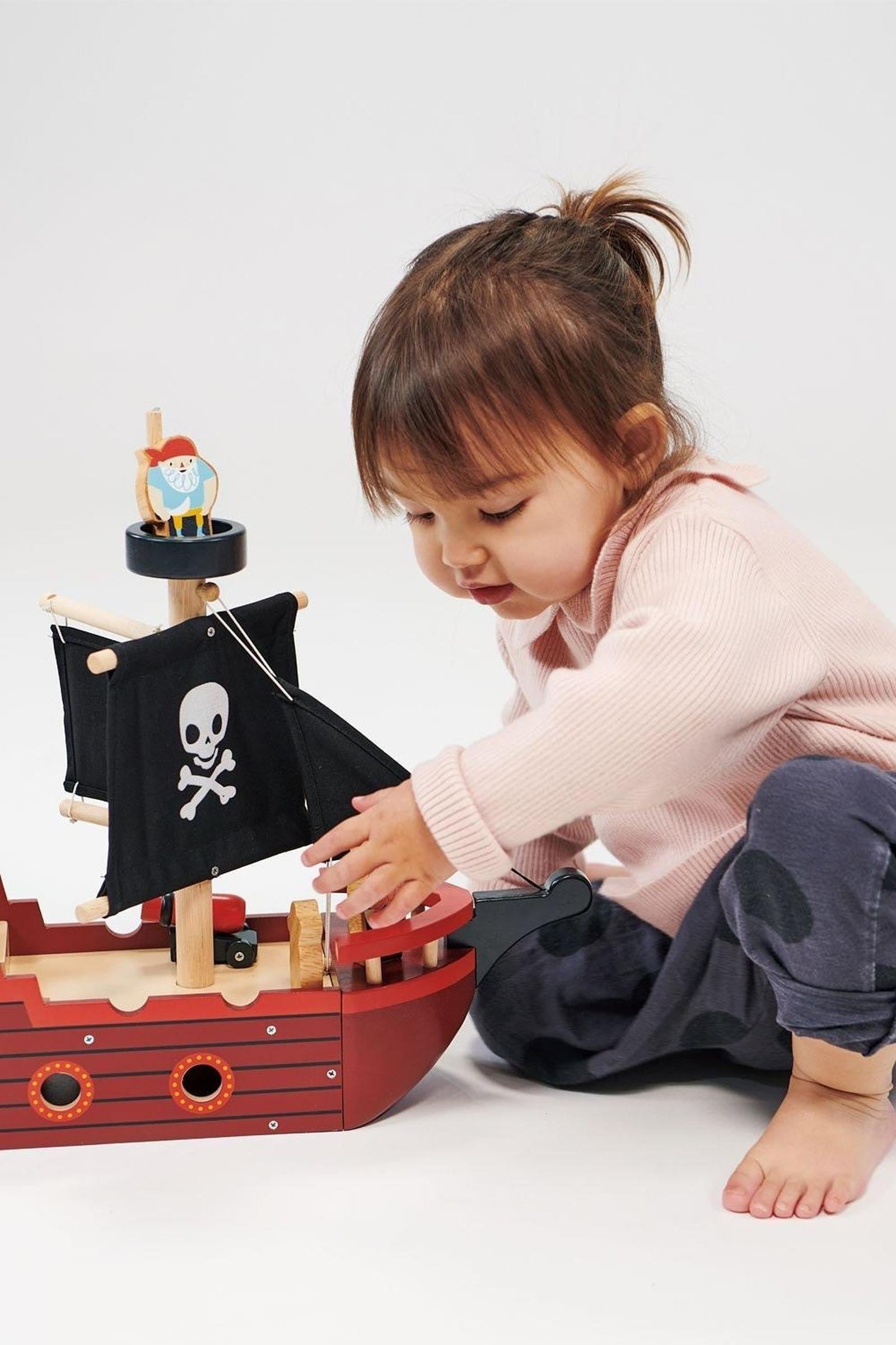 Fishbones Pirate Ship