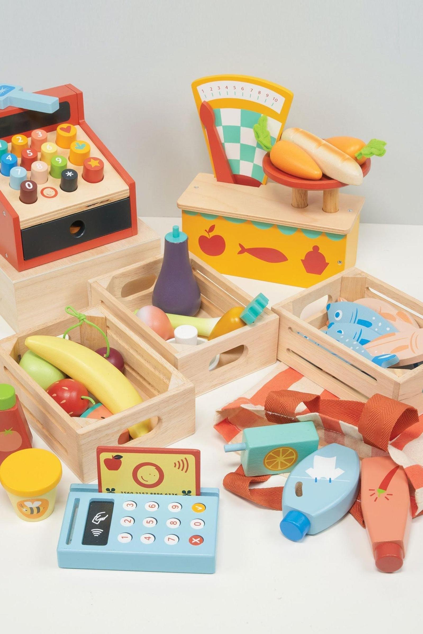 Mentari Wooden Pretend market Day Play Set, Weighing Scales, Cash Register, Card Reader, Groceries, Toddlers