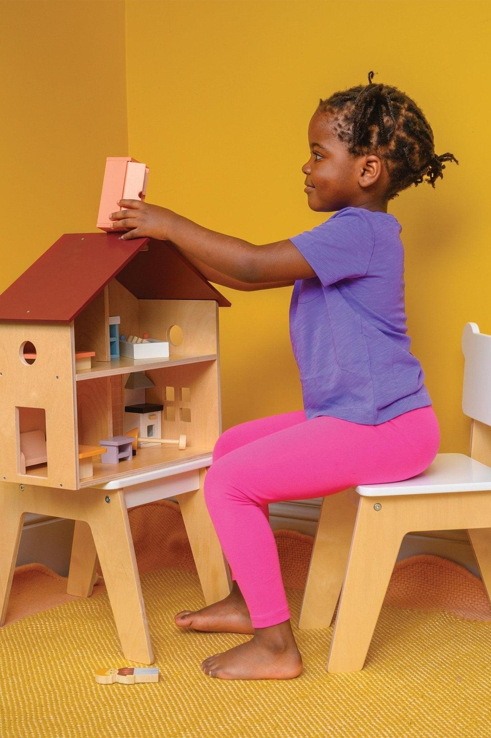 Poppets Dollhouse