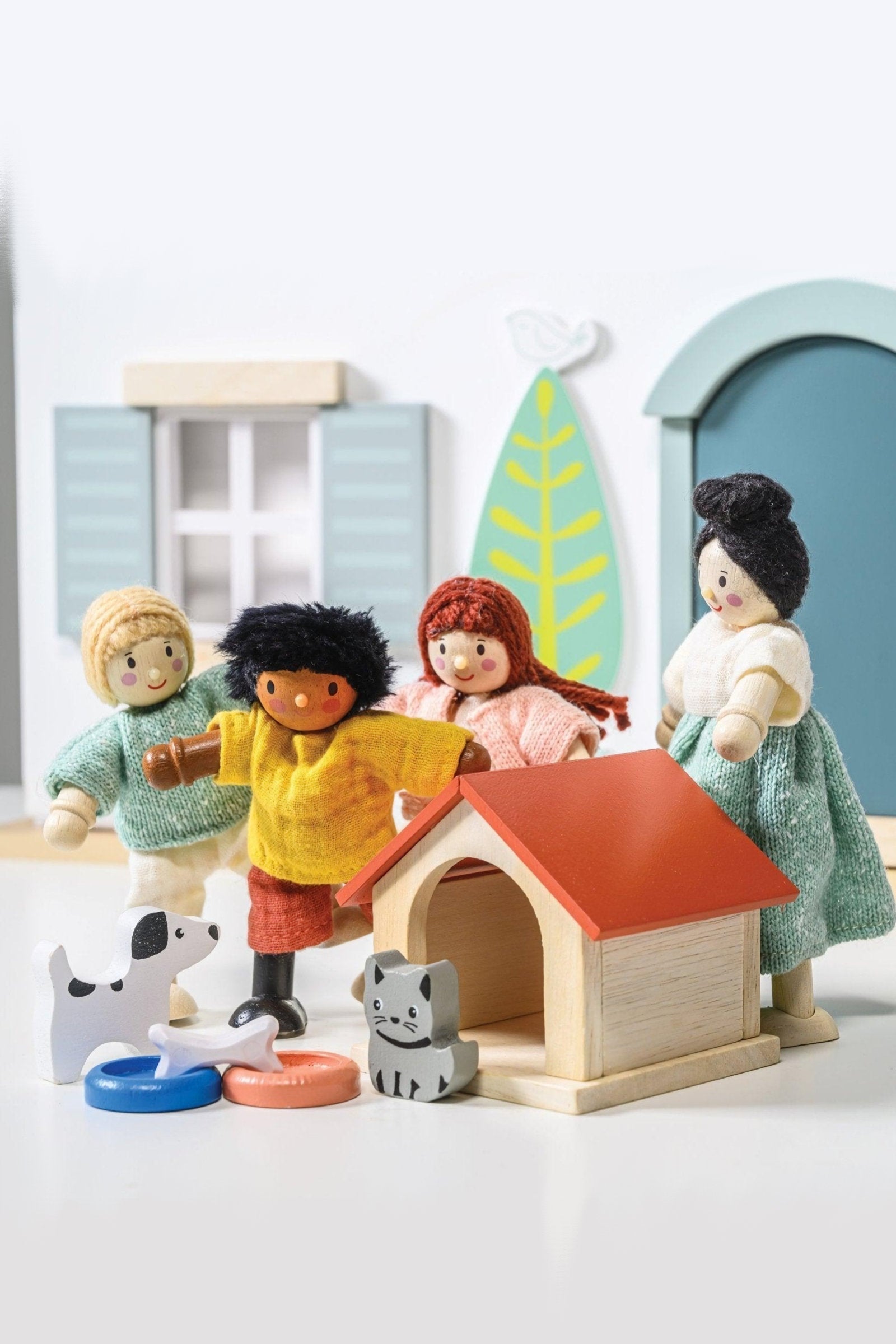 The Honeybunch Doll Family, Wooden Dollhouse Family Set