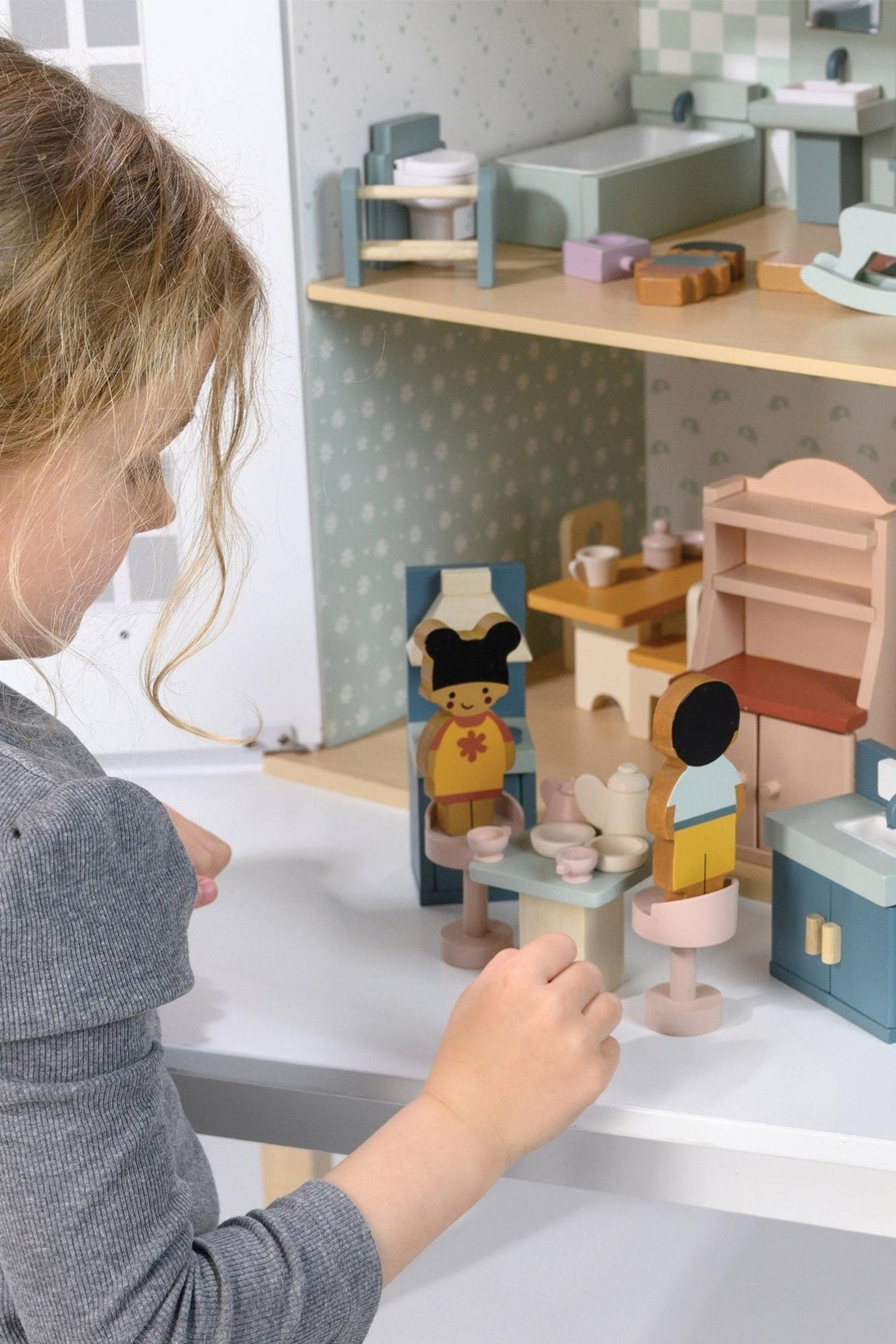 Willow Dollhouse